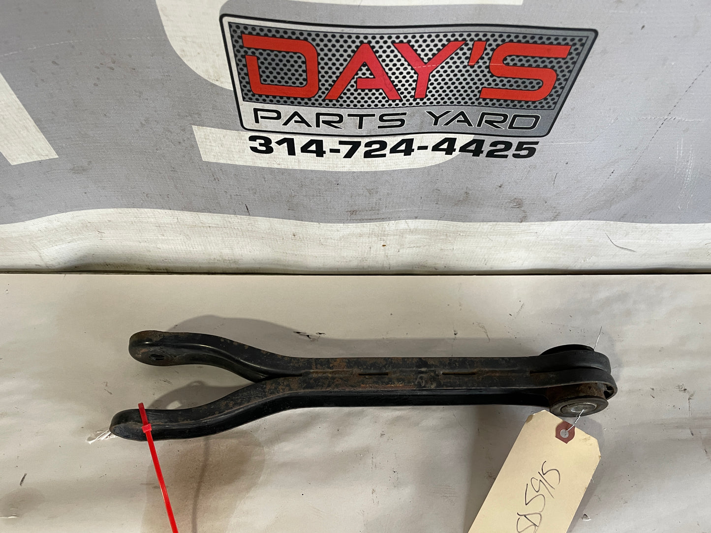 2009 Pontiac G8 GT / SS Sedan Passenger Rear Suspension Trailing Arm OEM - Day's Parts Yard