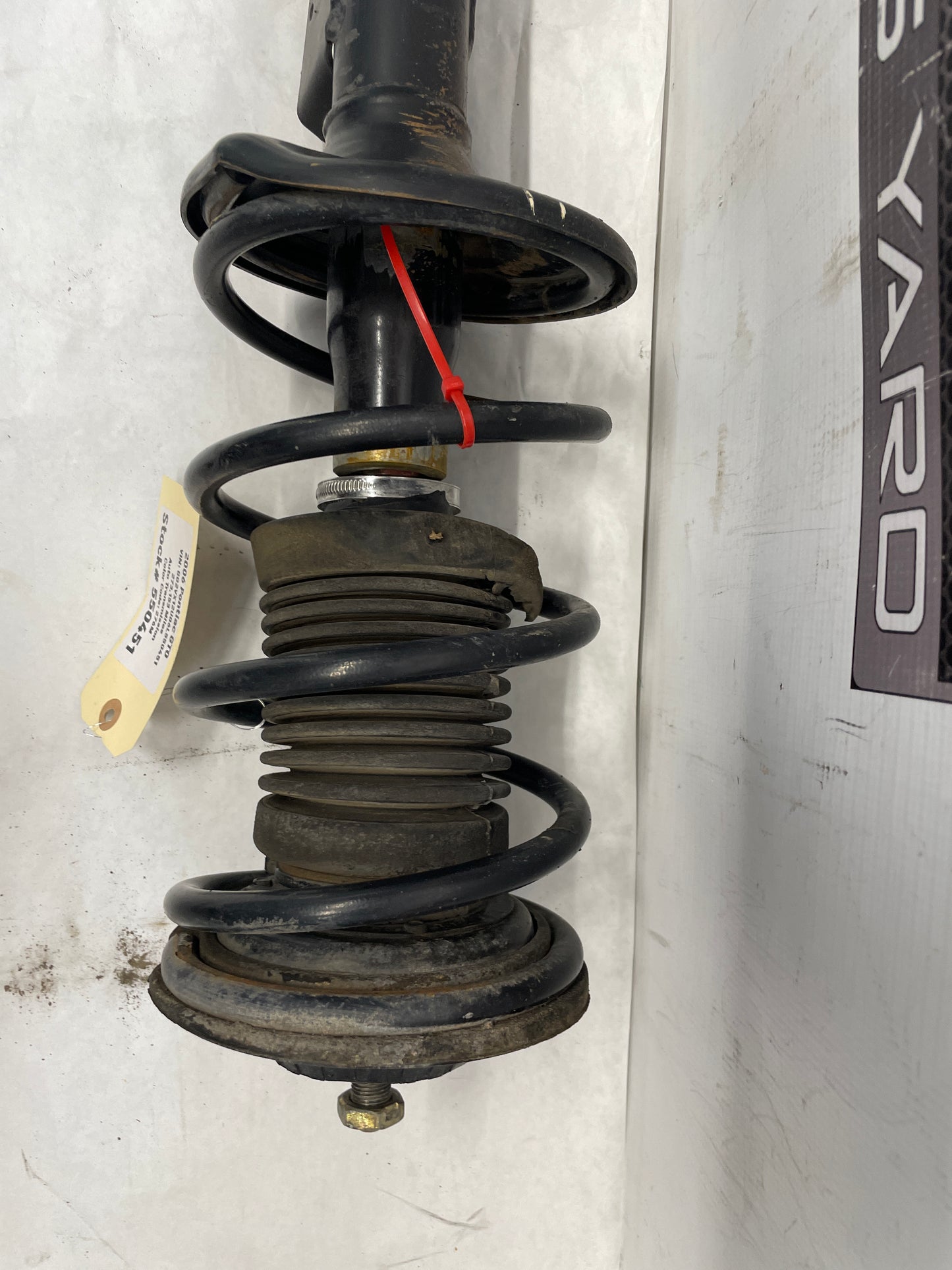 2006 Pontiac GTO RH Passenger Front Strut Assembly OEM - Day's Parts Yard
