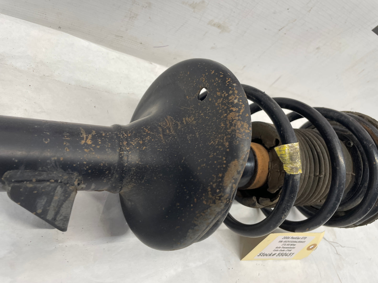 2006 Pontiac GTO LH Driver Front Strut Assembly OEM - Day's Parts Yard