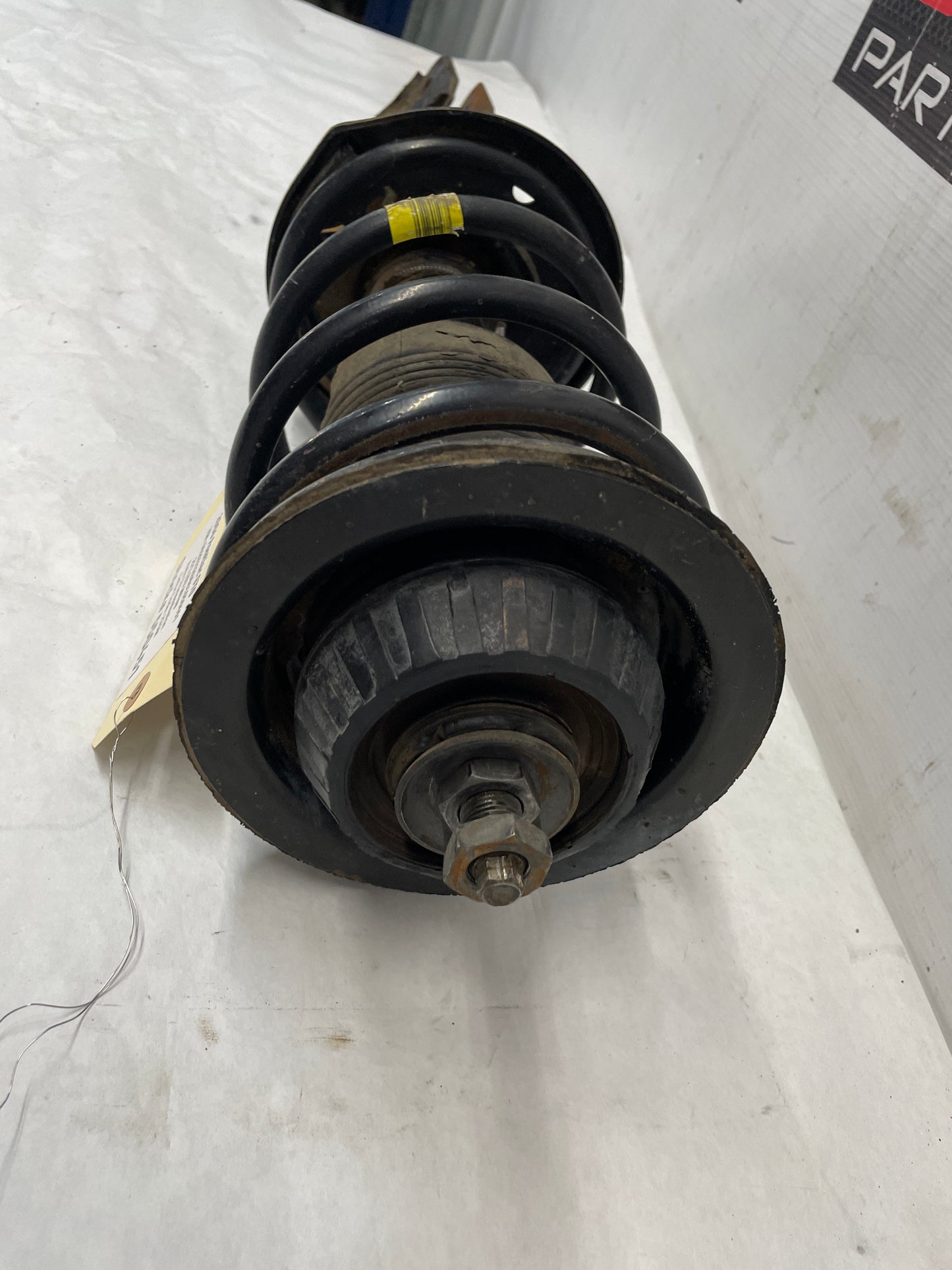 2006 Pontiac GTO LH Driver Front Strut Assembly OEM - Day's Parts Yard