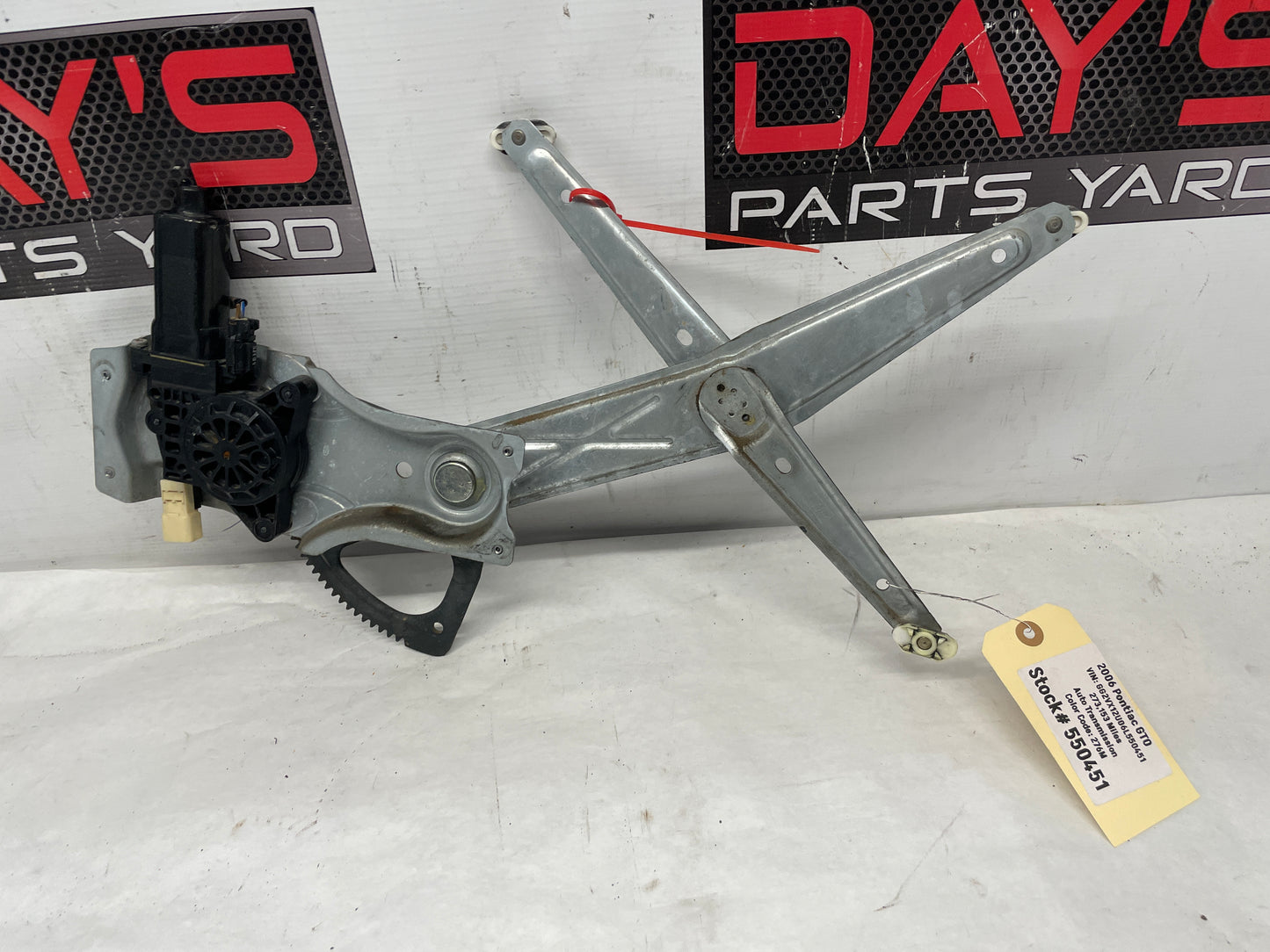 2006 Pontiac GTO RH Passenger Front Window Regulator Motor OEM - Day's Parts Yard