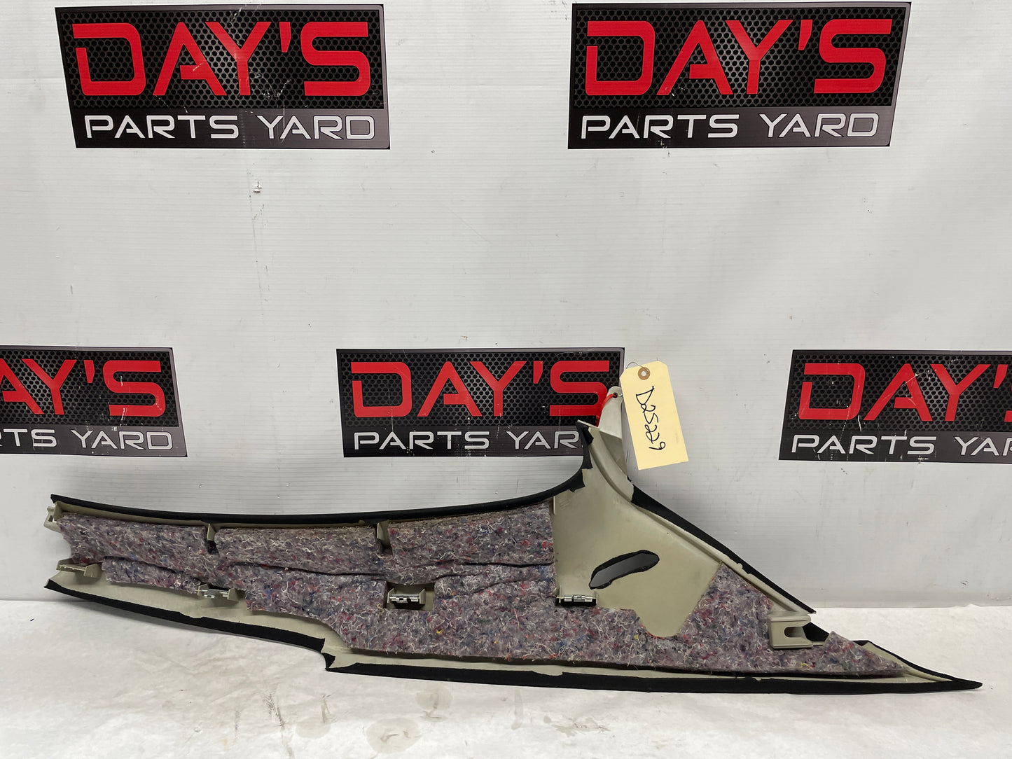 2006 Pontiac GTO RH Passenger Rear Interior C Pillar Seat Belt Cover Trim Panel OEM - Day's Parts Yard