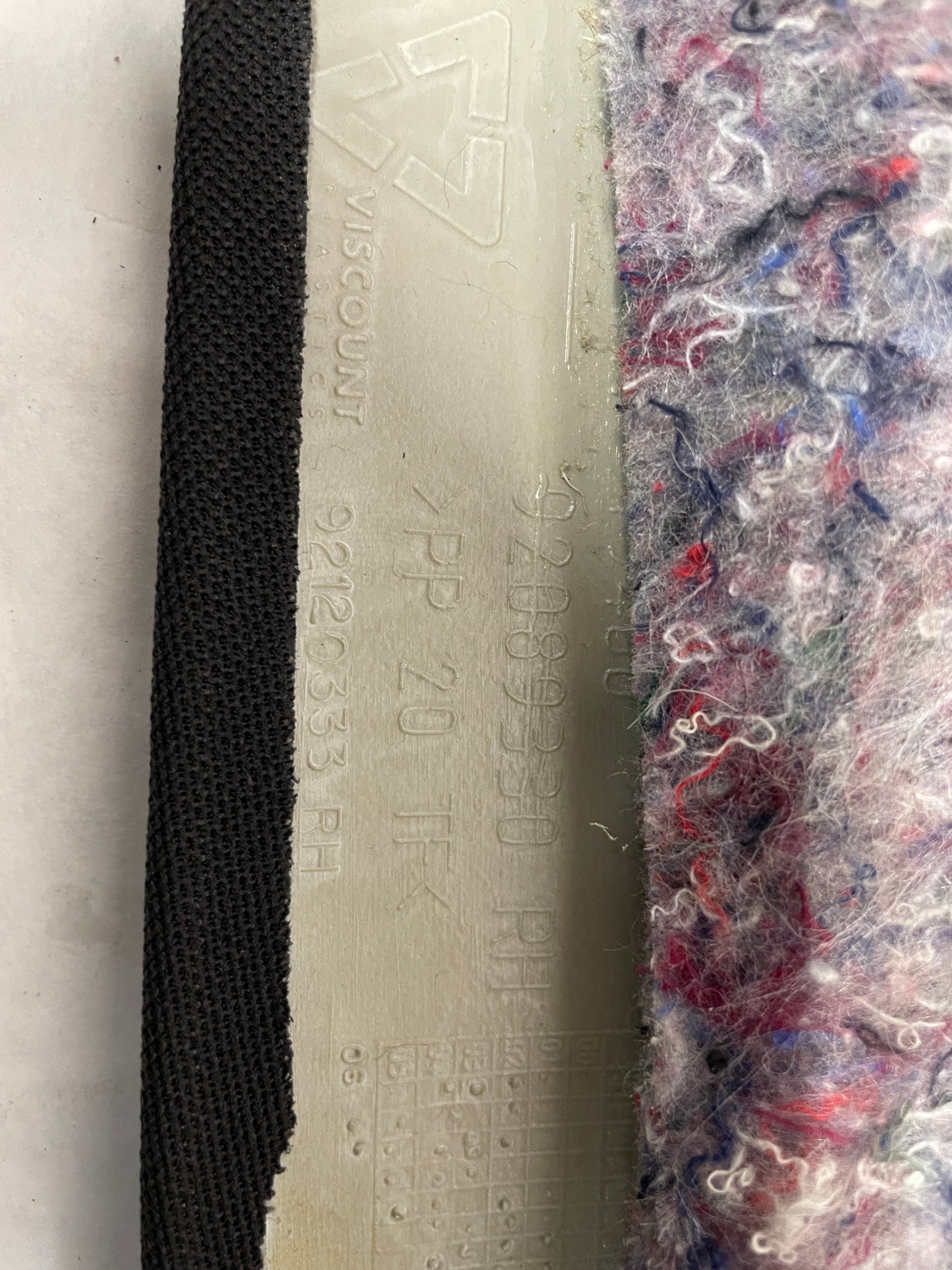 2006 Pontiac GTO RH Passenger Rear Interior C Pillar Seat Belt Cover Trim Panel OEM - Day's Parts Yard