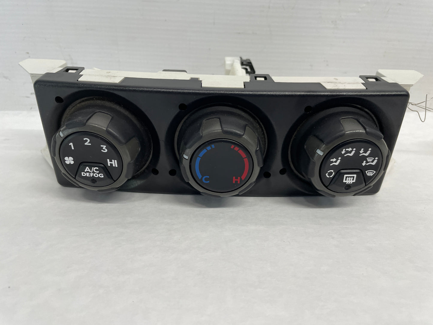 2005 Pontiac GTO HVAC Dash Climate Control Unit Panel OEM