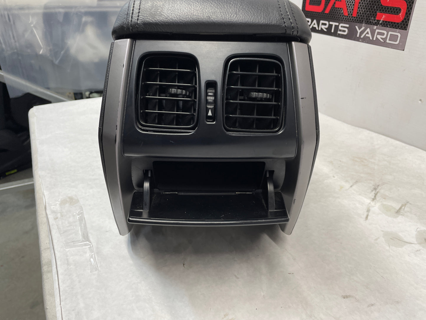 2006 Pontiac GTO Center Console Arm Rest Assembly OEM - Day's Parts Yard