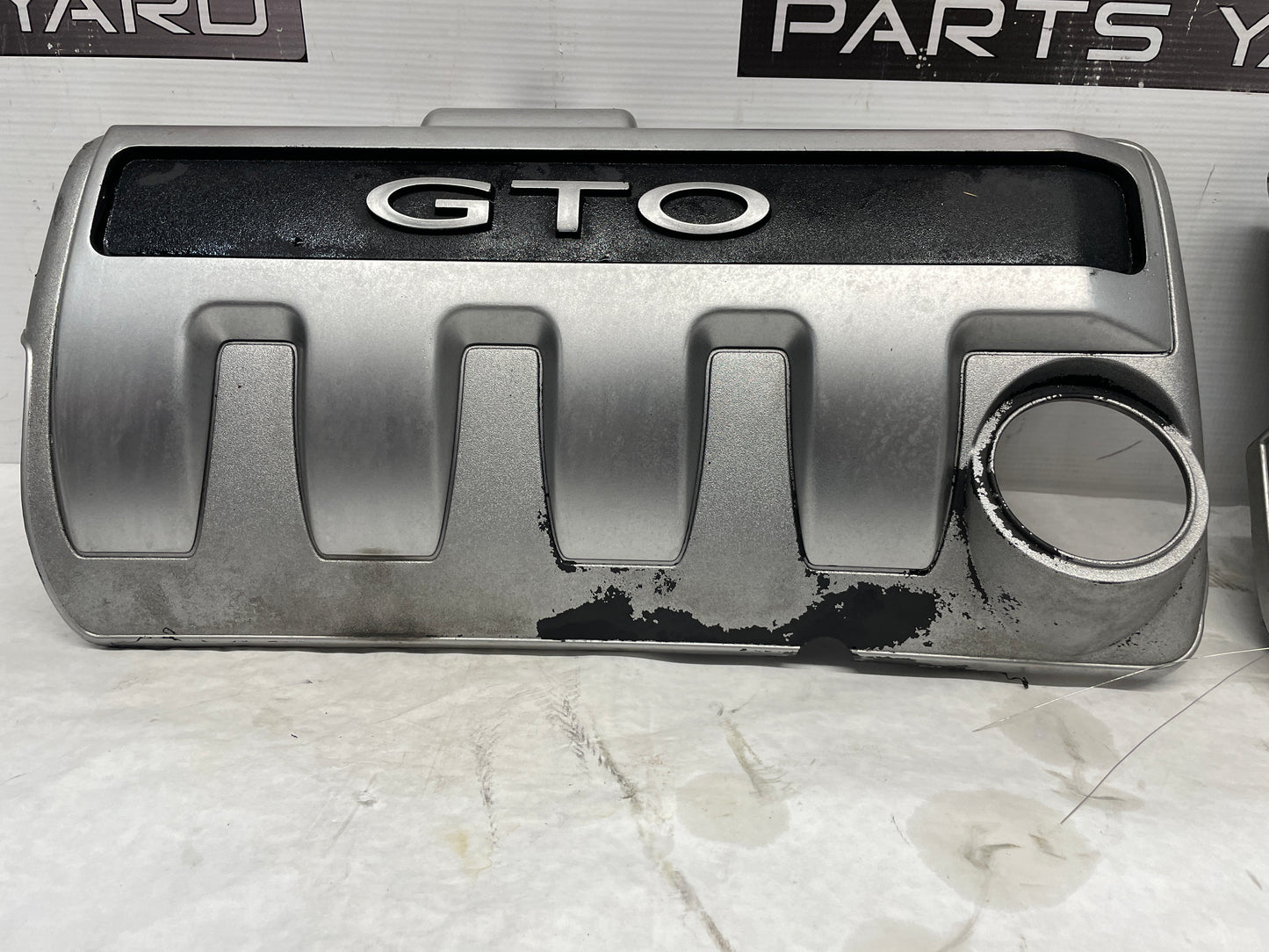 2006 Pontiac GTO RH & LH Engine Motor Intake Manifold Coil Covers Set OEM - Day's Parts Yard