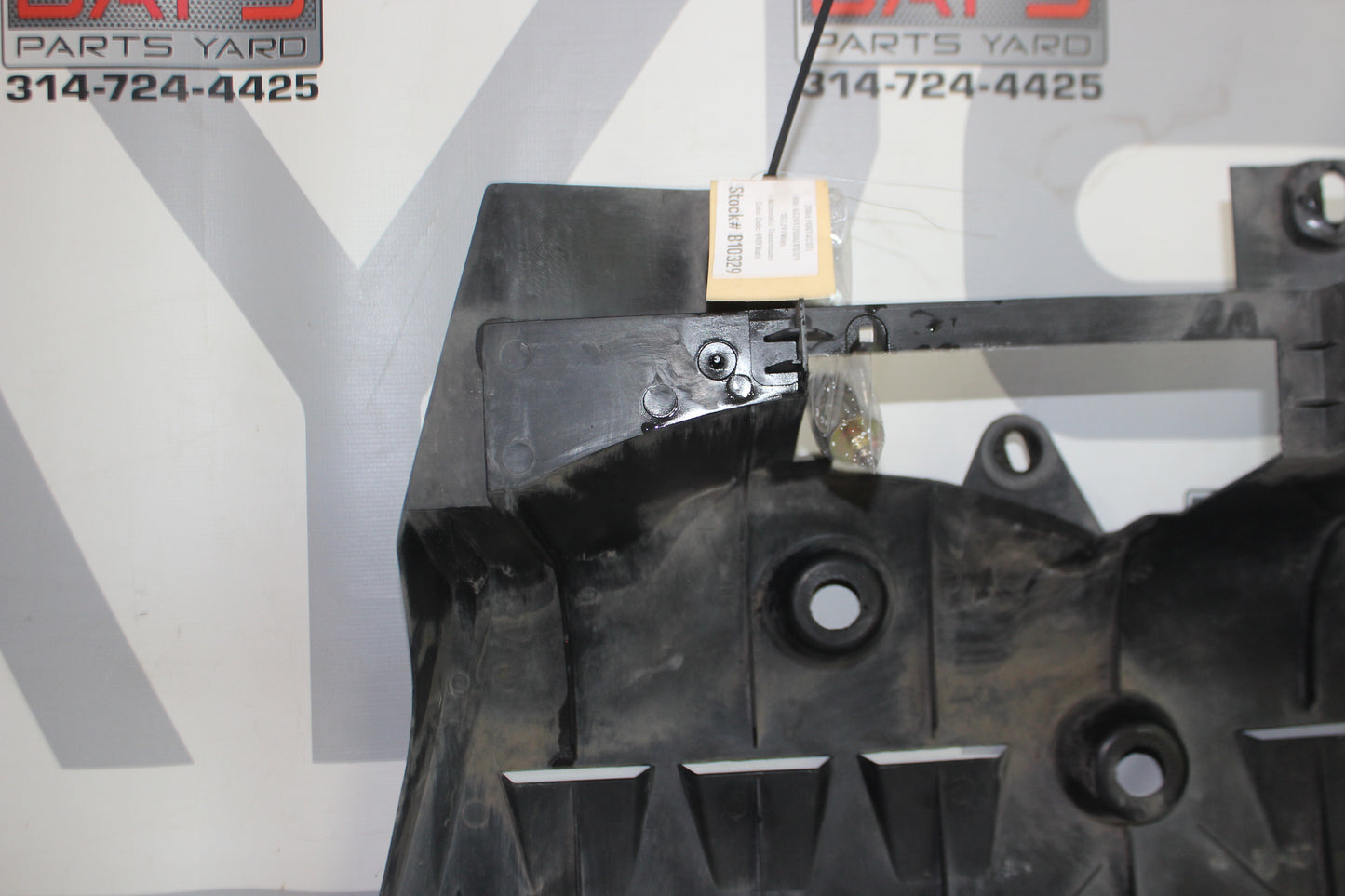 2006 Pontiac GTO Rear Air Deflector Differential Center Lower Body Cover OEM - Day's Parts Yard