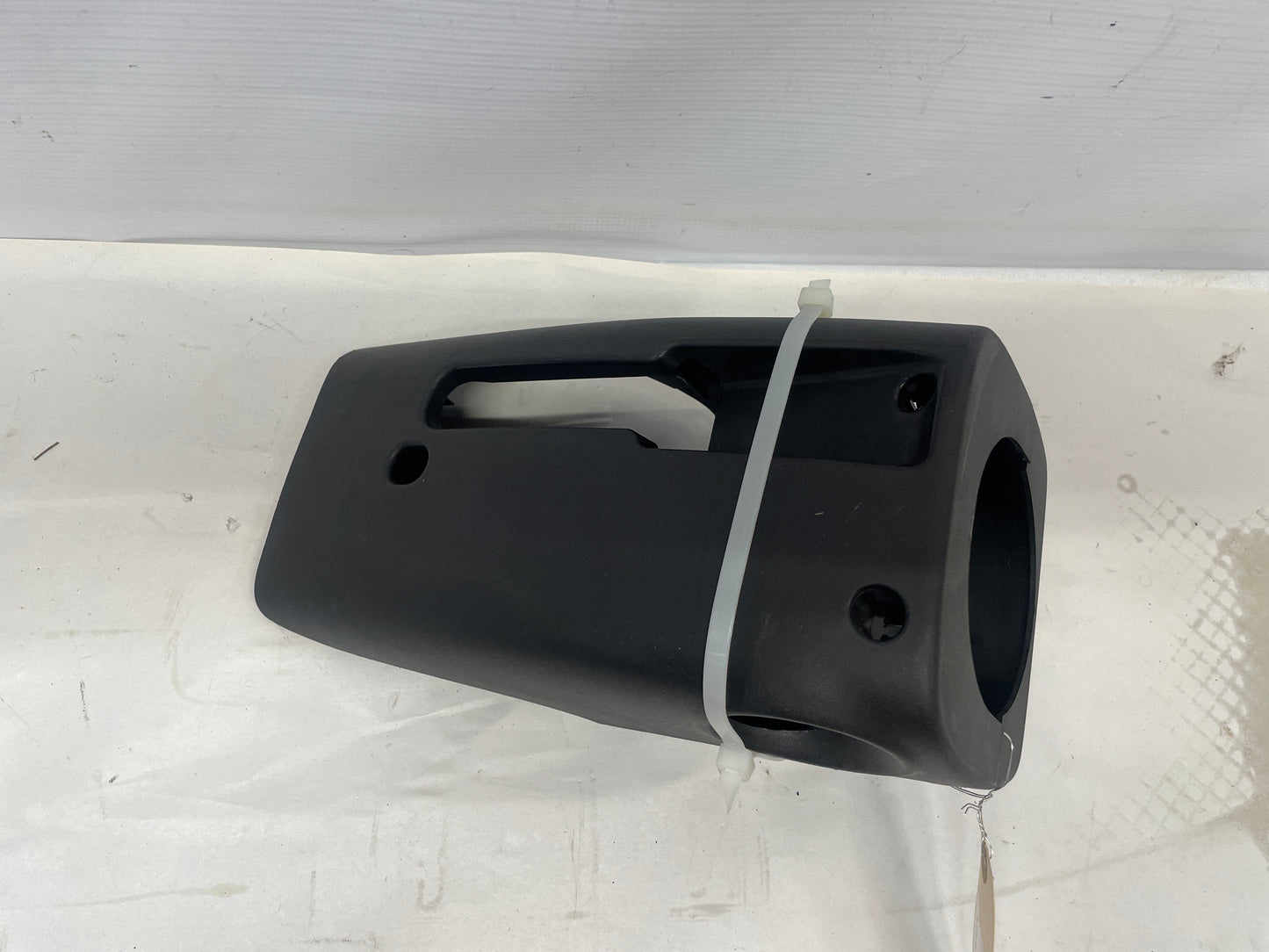 2009 Pontiac G8 GT Upper and Lower Steering Column Cover Trim OEM - Day's Parts Yard