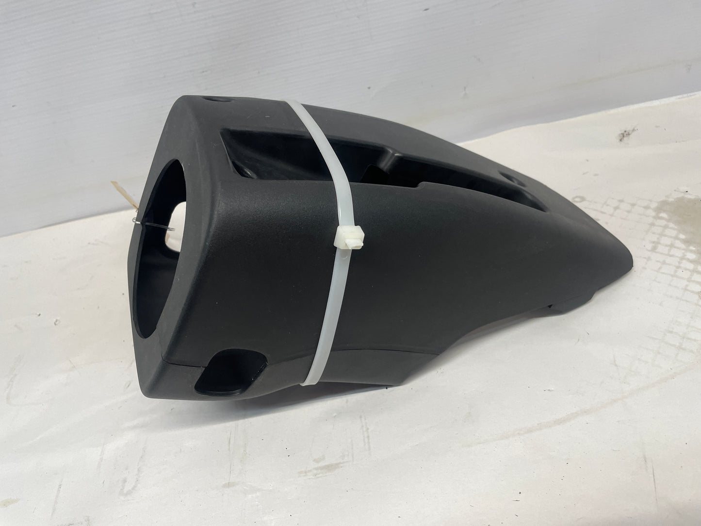 2009 Pontiac G8 GT Upper and Lower Steering Column Cover Trim OEM - Day's Parts Yard