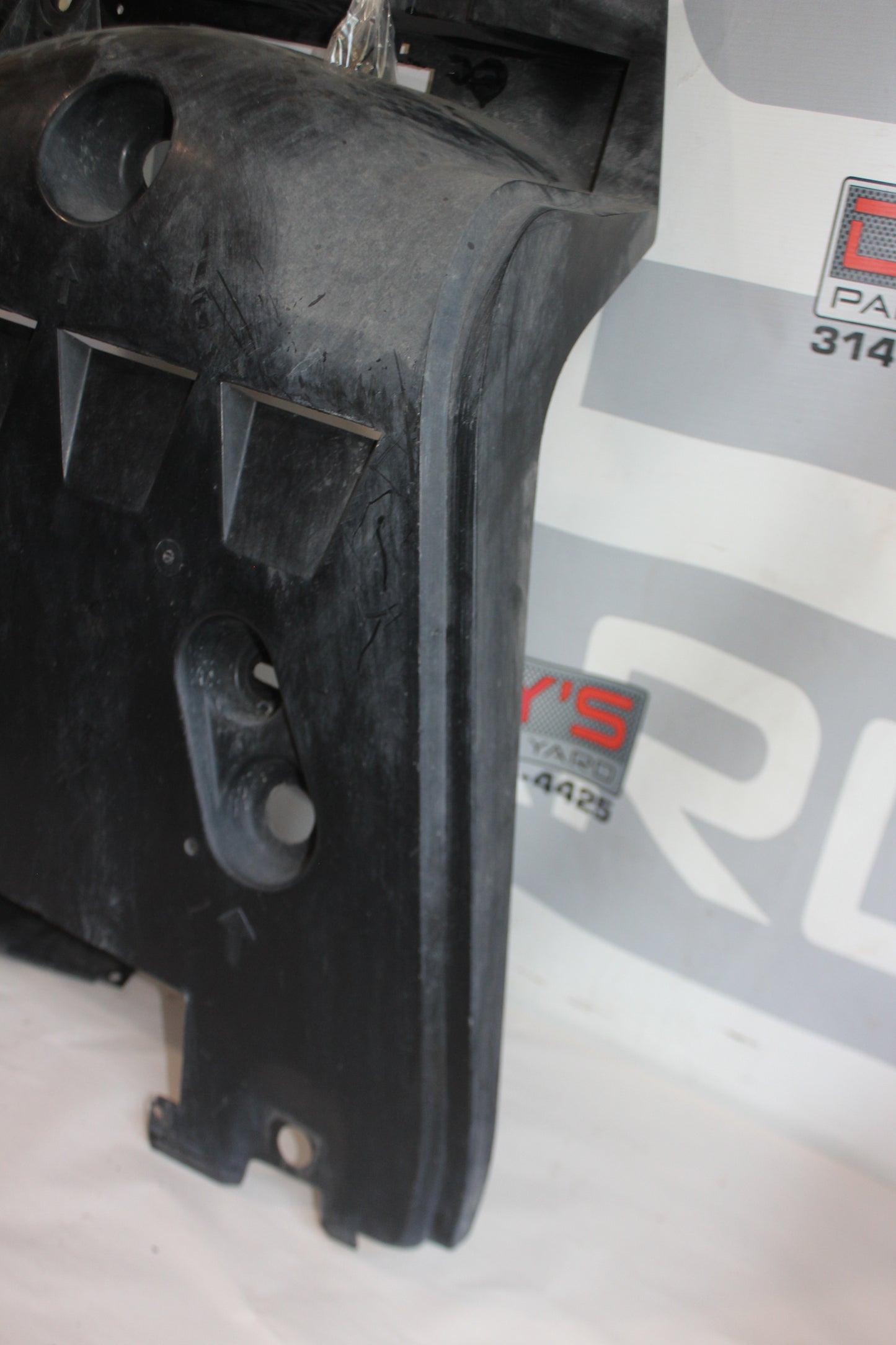 2006 Pontiac GTO Rear Air Deflector Differential Center Lower Body Cover OEM - Day's Parts Yard