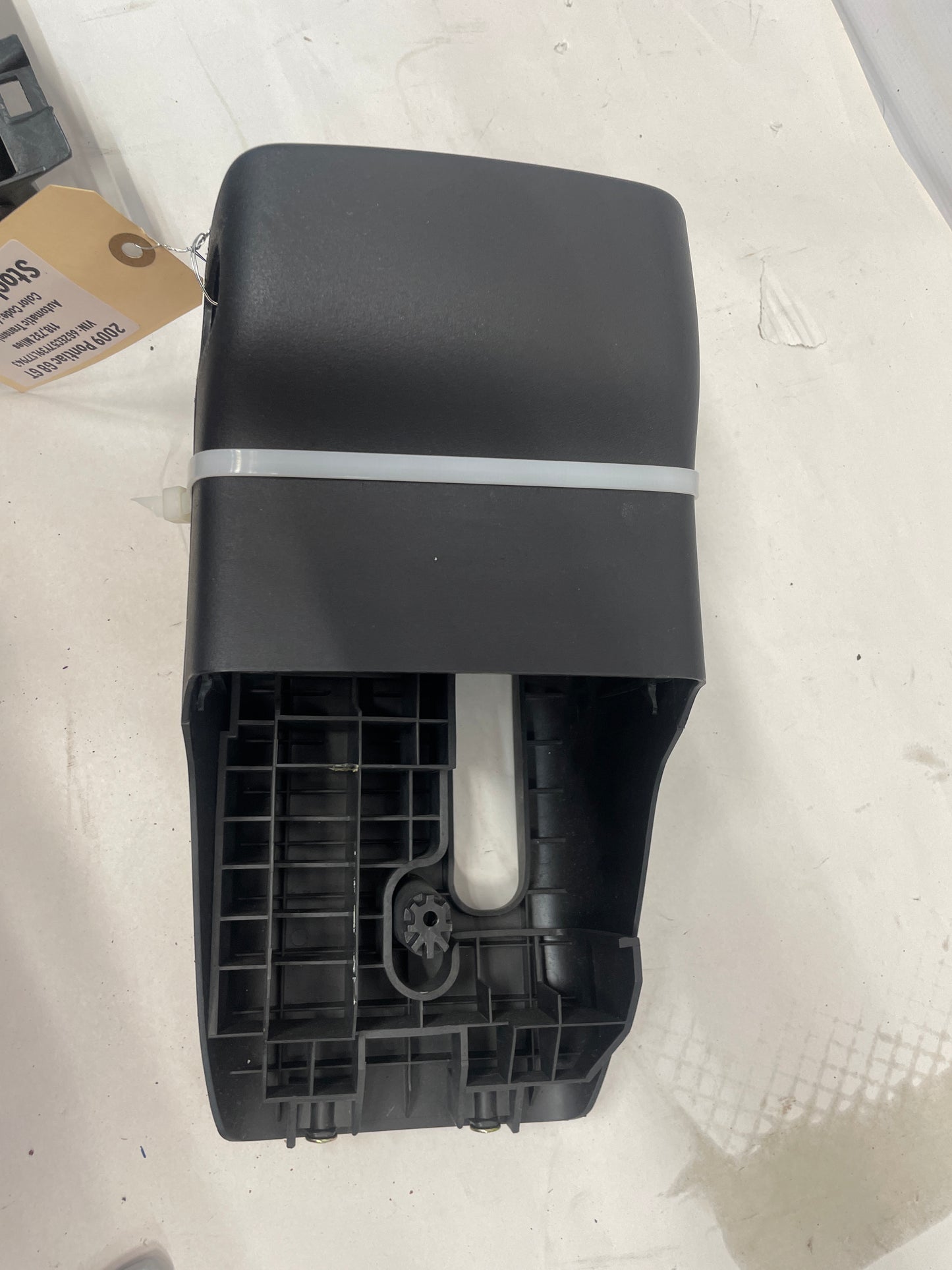 2009 Pontiac G8 GT Upper and Lower Steering Column Cover Trim OEM - Day's Parts Yard