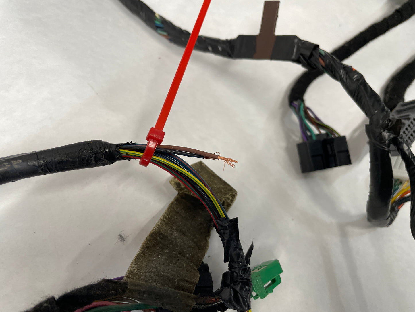 2005 Pontiac GTO Chassis Body Junction Wire Wiring Harness OEM