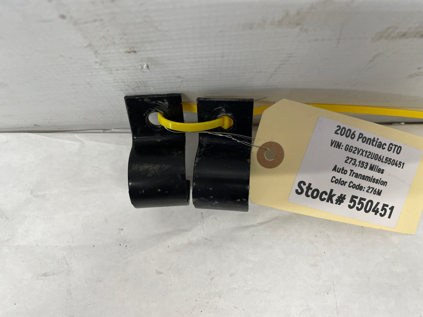 2006 Pontiac GTO RH & LH Rear Stabilizer Sway Bar Brackets OEM - Day's Parts Yard