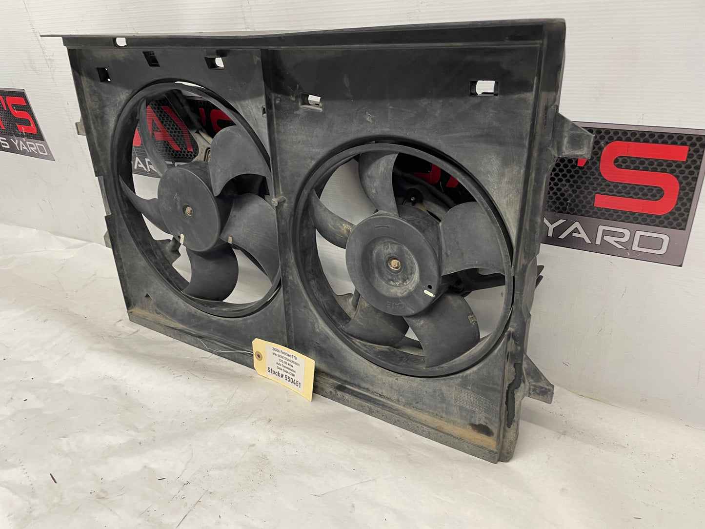2006 Pontiac GTO Dual Radiator Electric Cooling Fans Shroud Assembly OEM - Day's Parts Yard