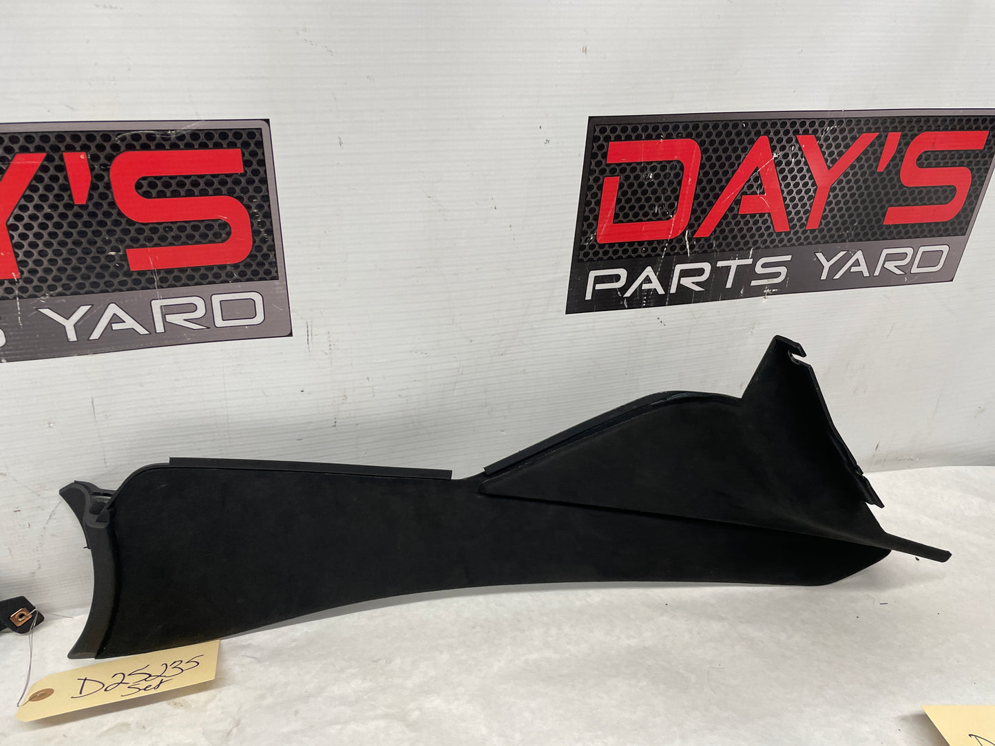 2006 Pontiac GTO RH & LH Console Interior Black Suede Trim Panels OEM - Day's Parts Yard