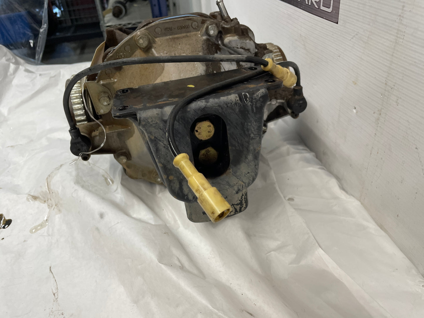 2006 Pontiac GTO Rear End Rearend Carrier Axle Differential 3.46 LSD OEM - Day's Parts Yard