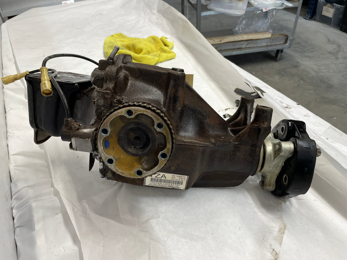 2006 Pontiac GTO Rear End Rearend Carrier Axle Differential 3.46 LSD OEM - Day's Parts Yard
