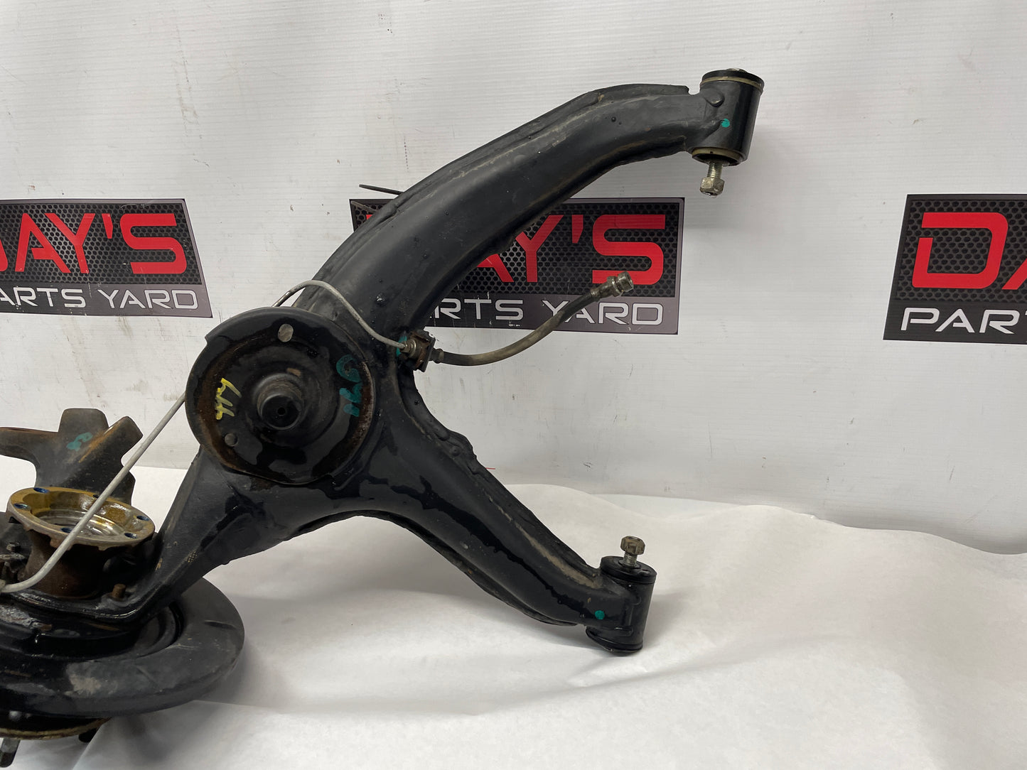 2006 Pontiac GTO RH Passenger Rear Suspension Spindle Hub Knuckle Control Arm OEM - Day's Parts Yard