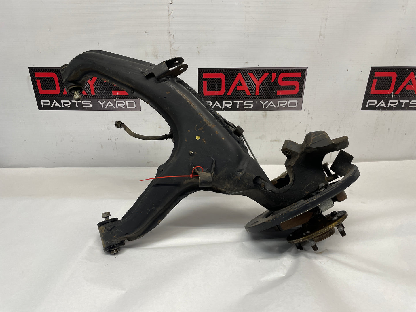 2006 Pontiac GTO RH Passenger Rear Suspension Spindle Hub Knuckle Control Arm OEM - Day's Parts Yard