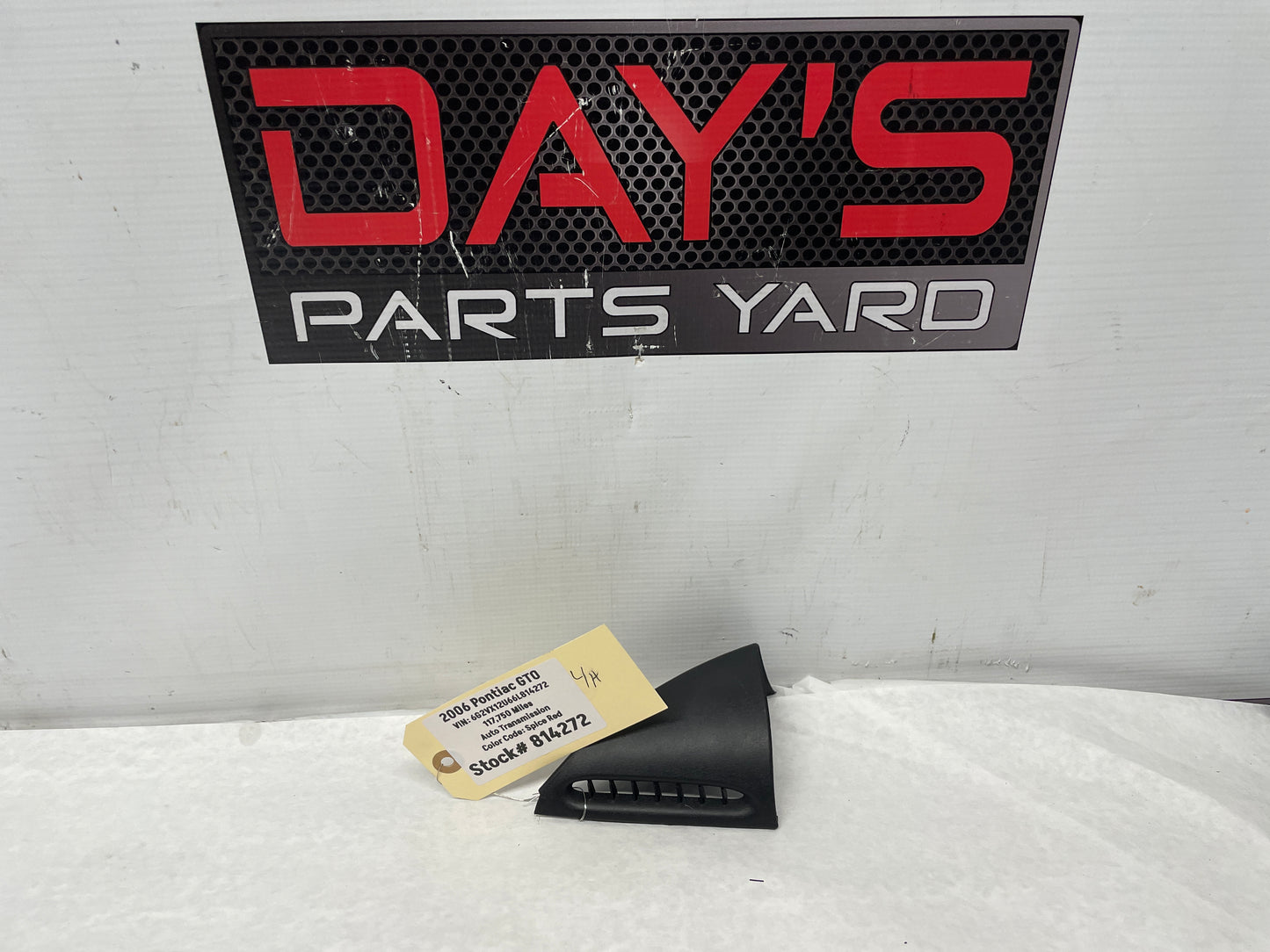 2006 Pontiac GTO LH Driver Defrost Trim Door Vent Triangle OEM - Day's Parts Yard