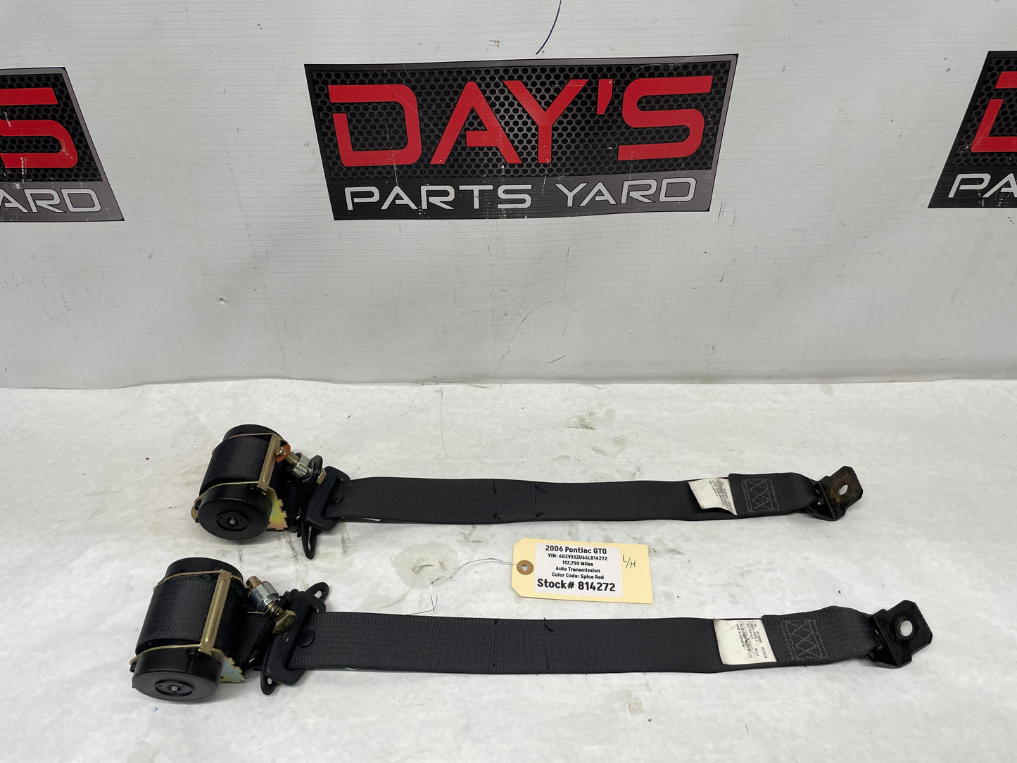 2006 Pontiac GTO RH & LH Rear Seat Belt Seatbelt Retractors OEM - Day's Parts Yard