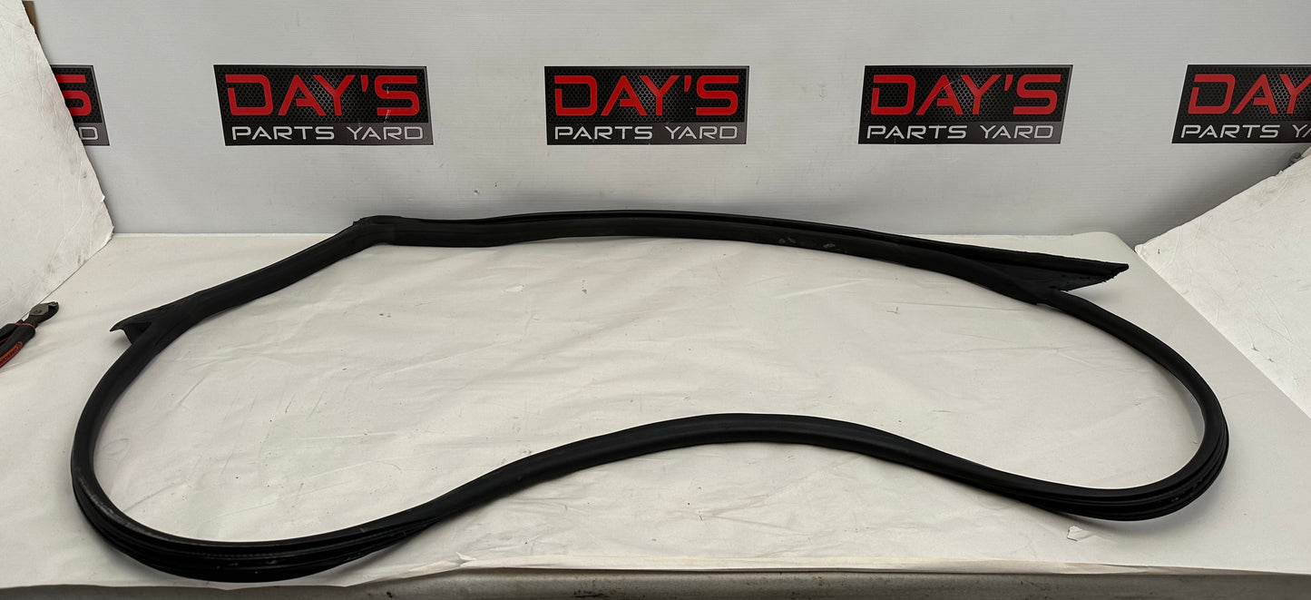 2014 Cadillac CTS-V Coupe RH Passenger Rubber Door Weather Strip Seal OEM - Day's Parts Yard