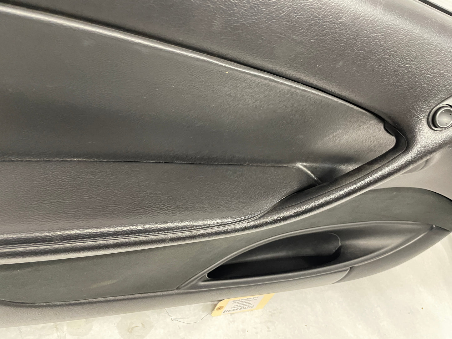 2006 Pontiac GTO LH Driver Front Interior Door Panel Trim OEM - Day's Parts Yard