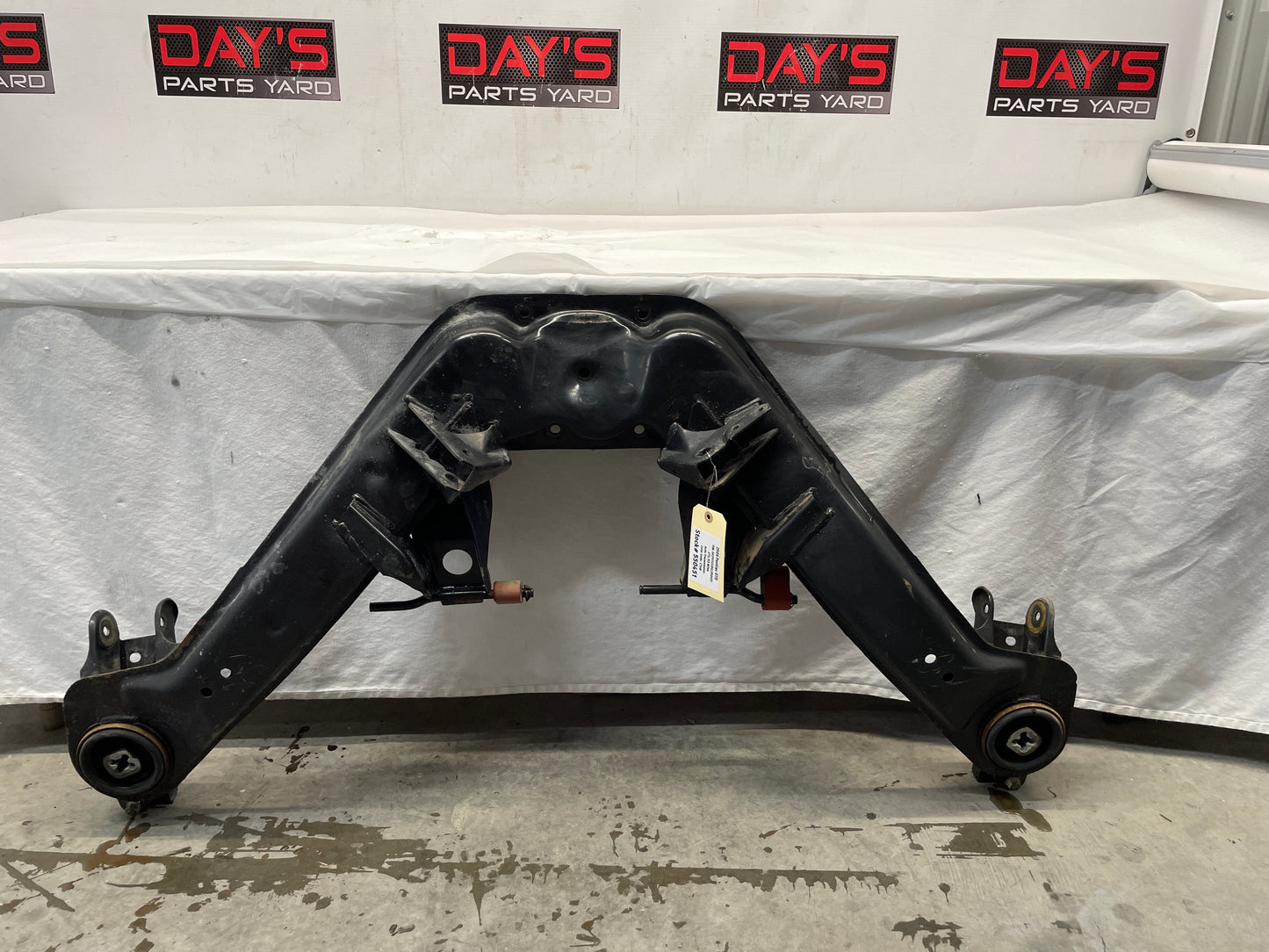 2006 Pontiac GTO Rear Suspension Sub Frame Cradle K Cross Member OEM - Day's Parts Yard
