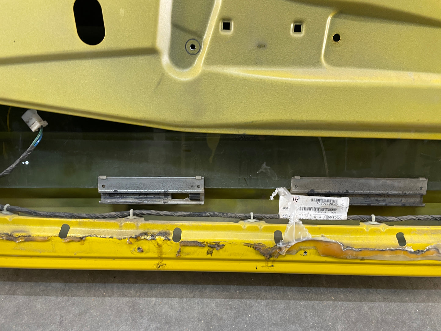 2005 Pontiac GTO RH Passenger Front Exterior Door Yellow OEM