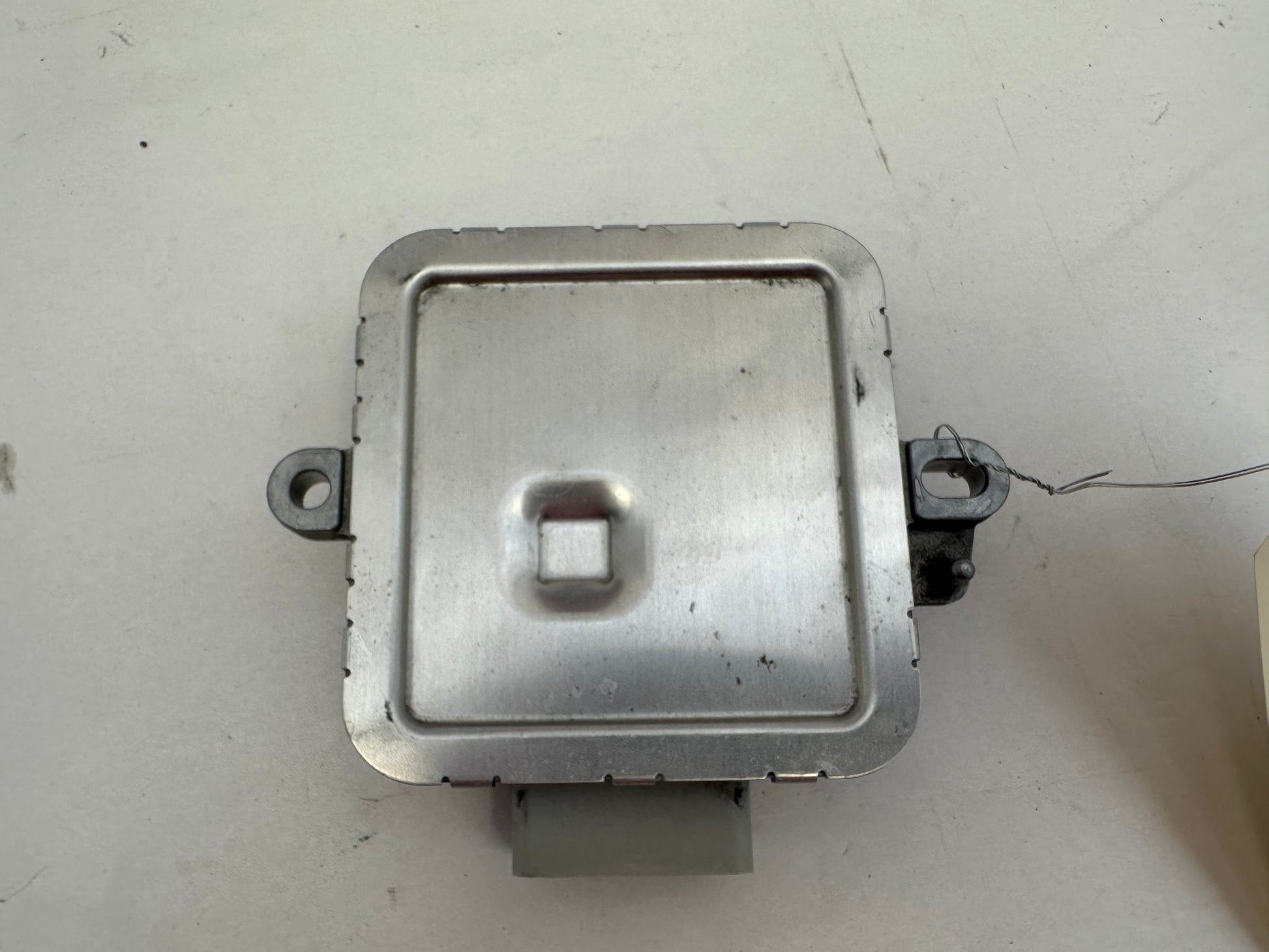 2020 Chevy Camaro SS Fuel Pump Power Control Module OEM - Day's Parts Yard