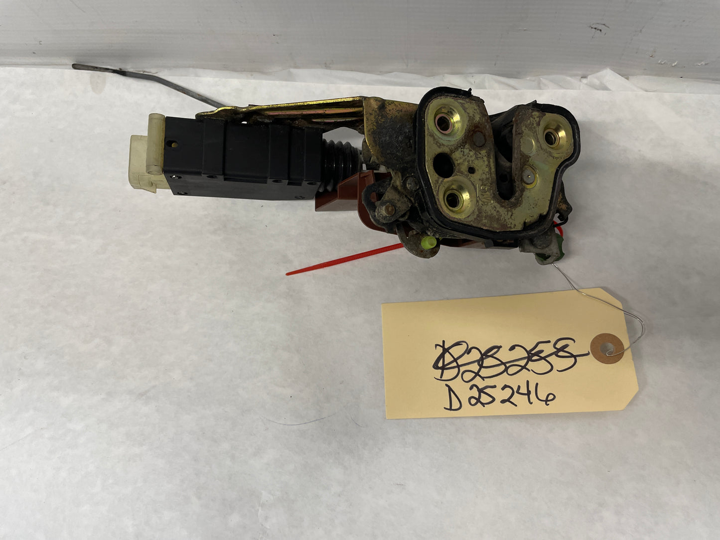 2006 Pontiac GTO RH Passenger Door Lock Actuator OEM - Day's Parts Yard
