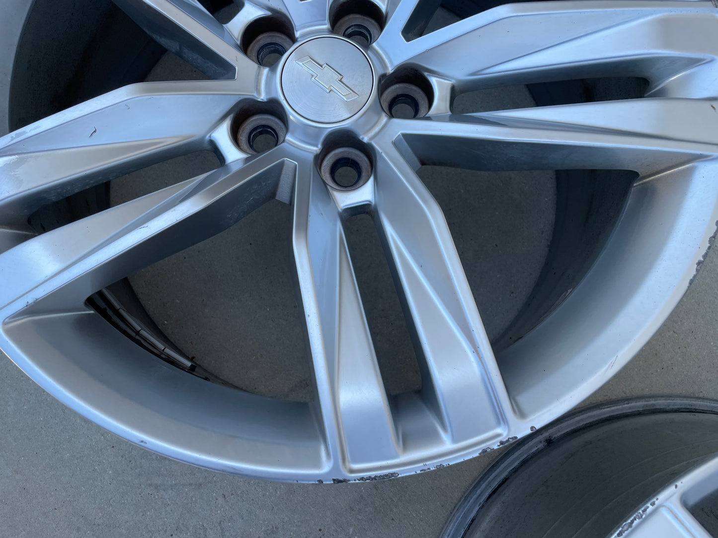 2018 Chevrolet Camaro SS Wheels Set OEM - Day's Parts Yard