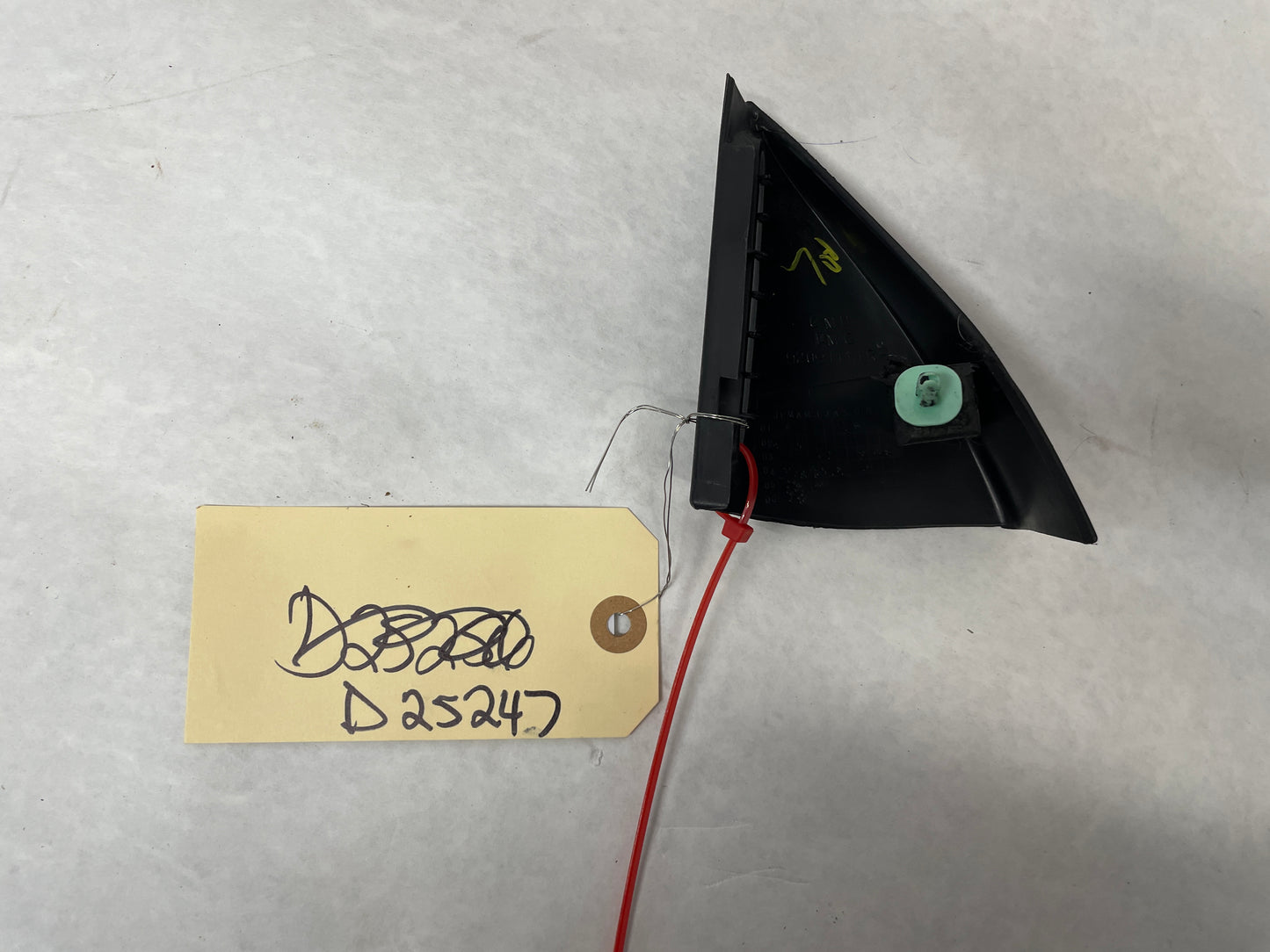 2006 Pontiac GTO RH Passenger Defrost Trim Door Vent Triangle OEM - Day's Parts Yard