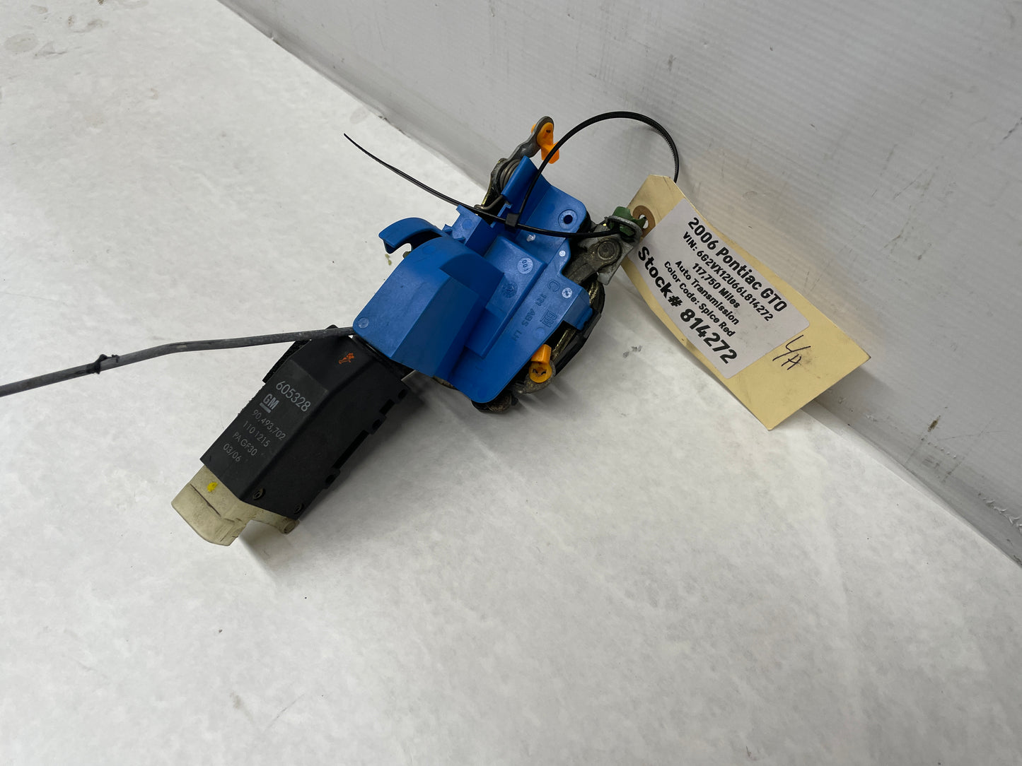 2006 Pontiac GTO LH Driver Door Lock Actuator Assembly OEM - Day's Parts Yard