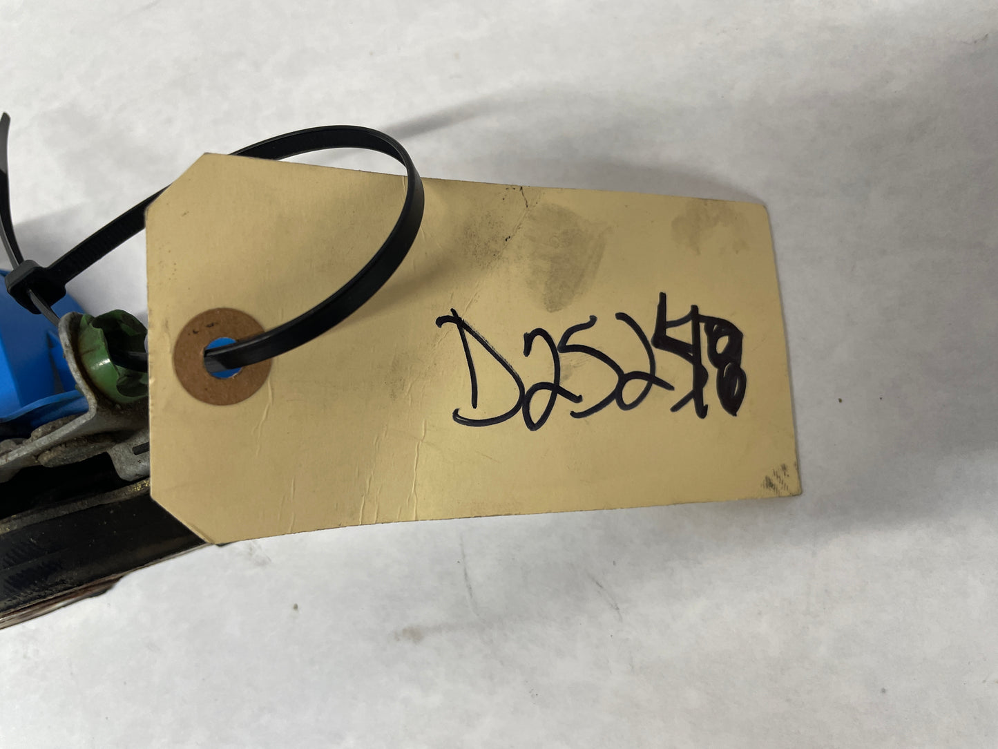 2006 Pontiac GTO LH Driver Door Lock Actuator Assembly OEM - Day's Parts Yard