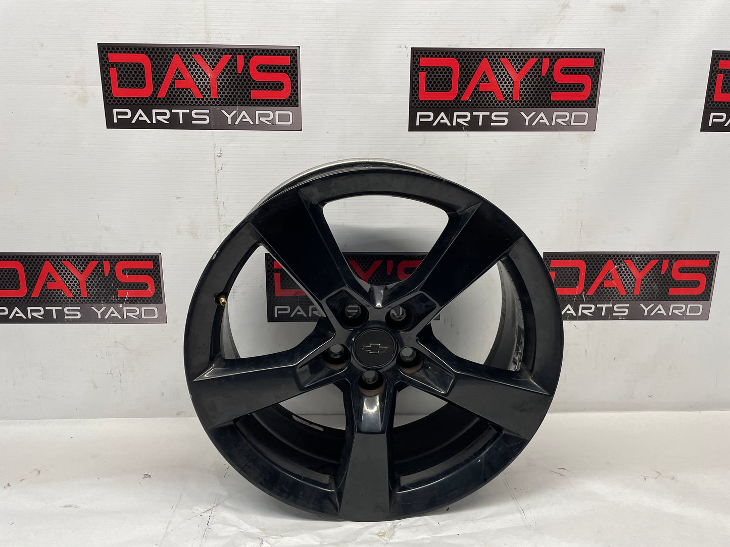 2010 Chevy Camaro SS Front Wheel 20X8 OEM - Day's Parts Yard