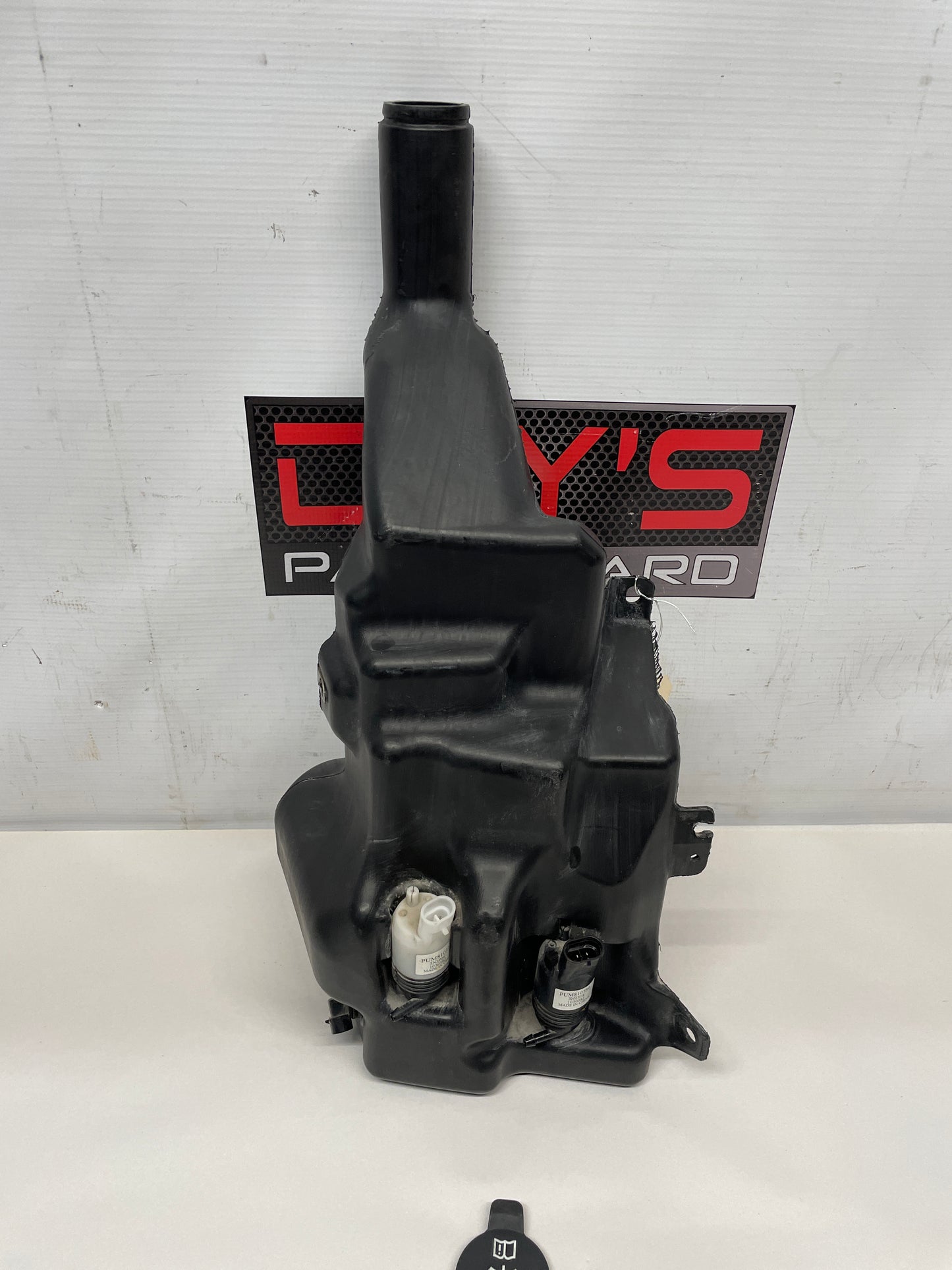 2014 Cadillac CTS-V Coupe Windshield Wiper Washer Reservoir Tank Bottle OEM - Day's Parts Yard
