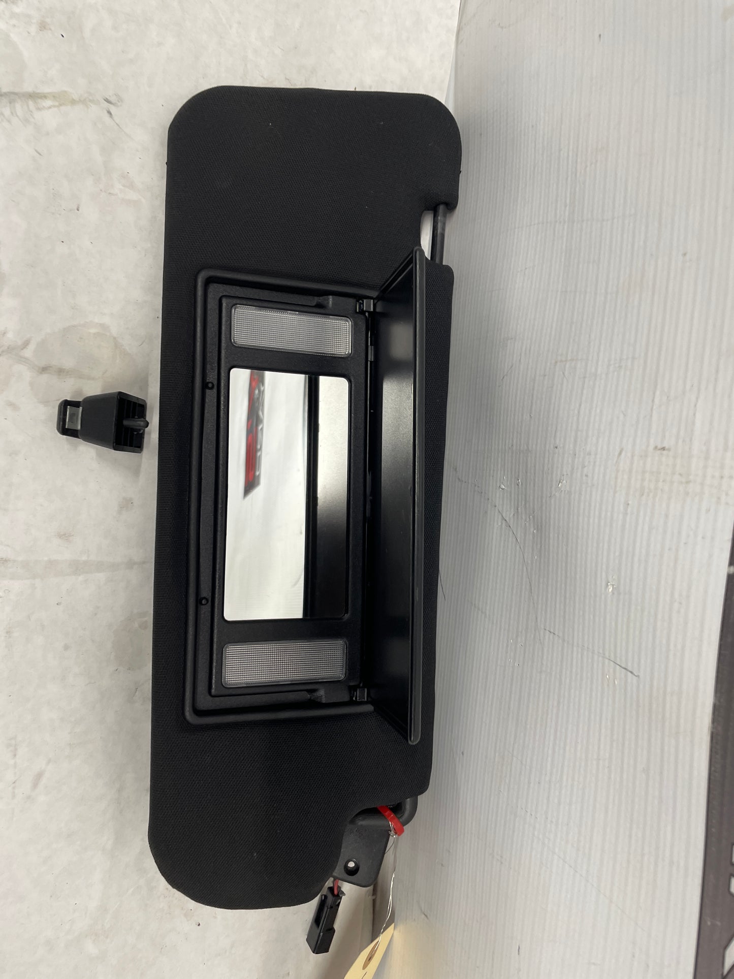 2006 Pontiac GTO RH Passenger Sun Visor Sunvisor w/ Clip OEM - Day's Parts Yard