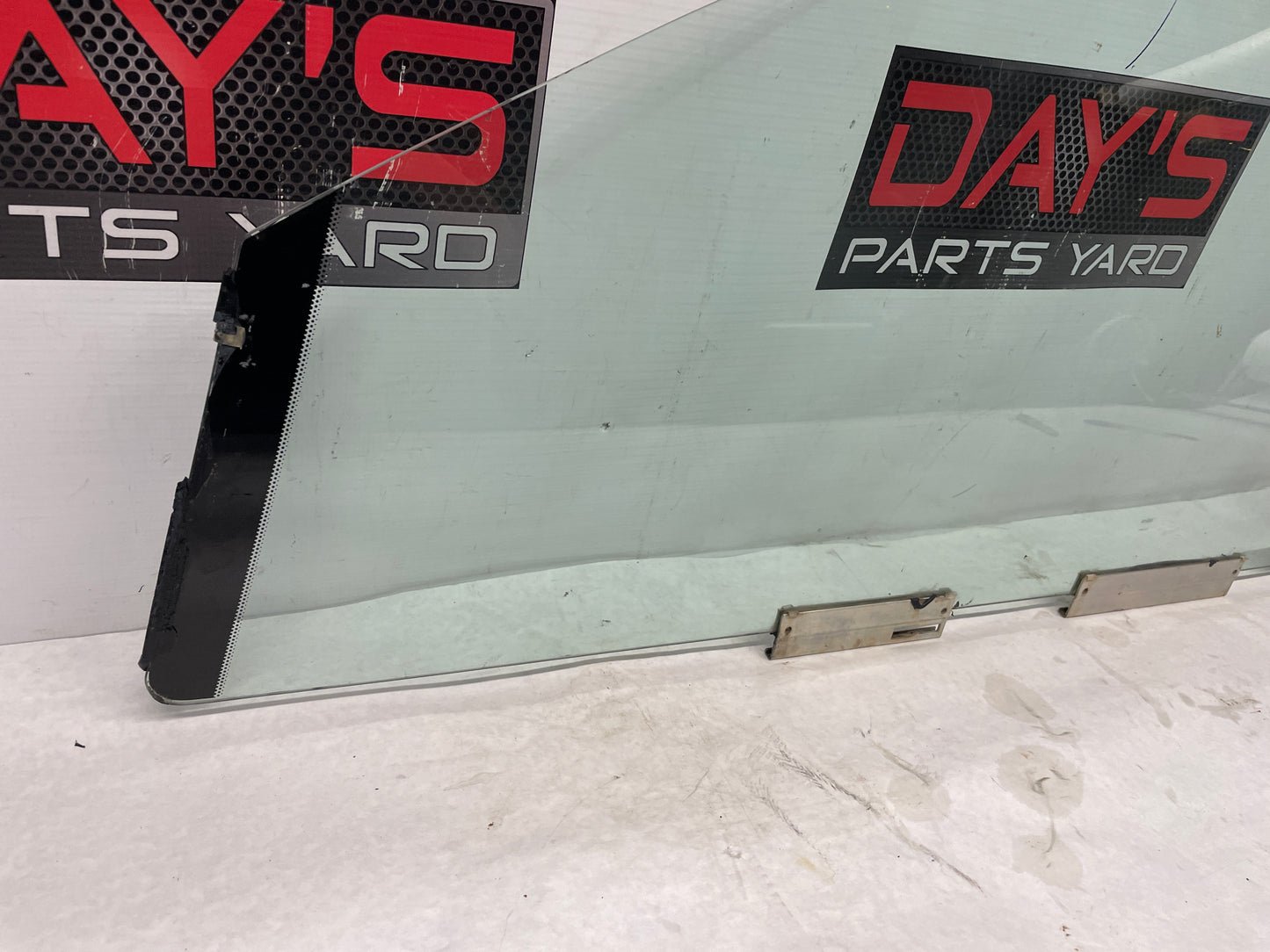 2006 Pontiac GTO LH Driver Front Door Window Glass OEM - Day's Parts Yard