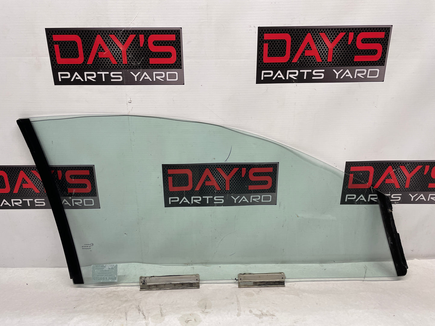 2006 Pontiac GTO LH Driver Front Door Window Glass OEM - Day's Parts Yard