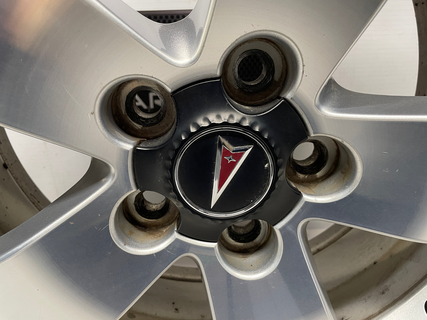 2009 Pontiac G8 GT Factory OEM Wheel 19X8 OEM - Day's Parts Yard