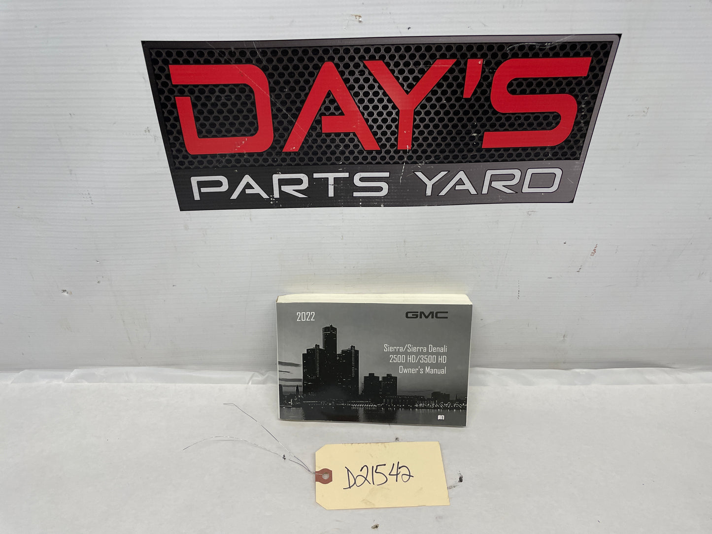 2022 GMC Sierra C2500 Owners Manual Book Booklet OEM - Day's Parts Yard
