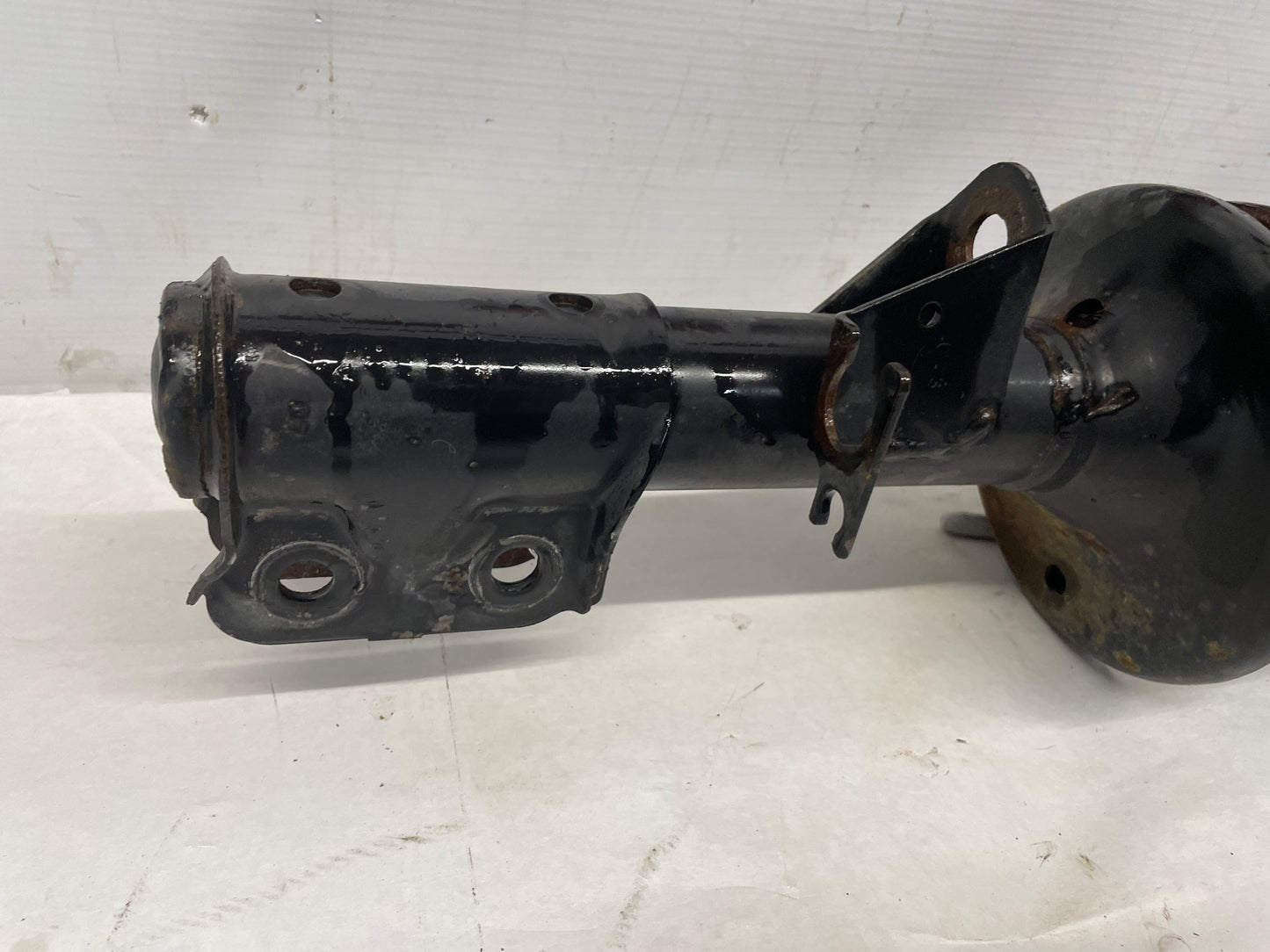 2005 Pontiac GTO LH Driver Front Strut Assembly OEM - Day's Parts Yard
