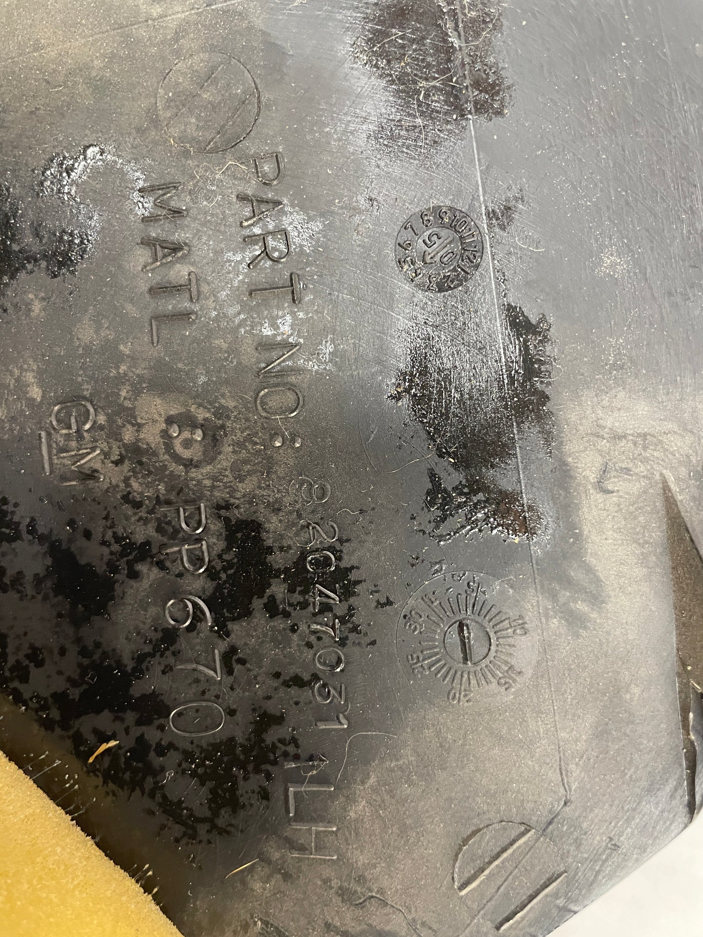 2005 Pontiac GTO RH & LH Interior Kick Panel Trim Molding OEM