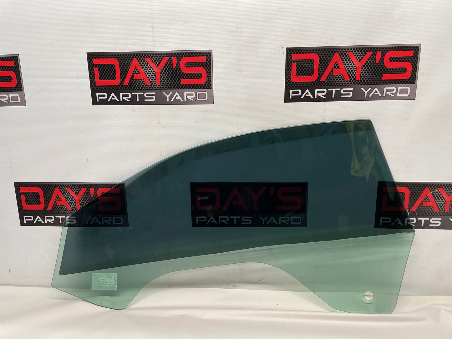 2014 Cadillac CTS-V Coupe RH Passenger Door Window Glass OEM - Day's Parts Yard