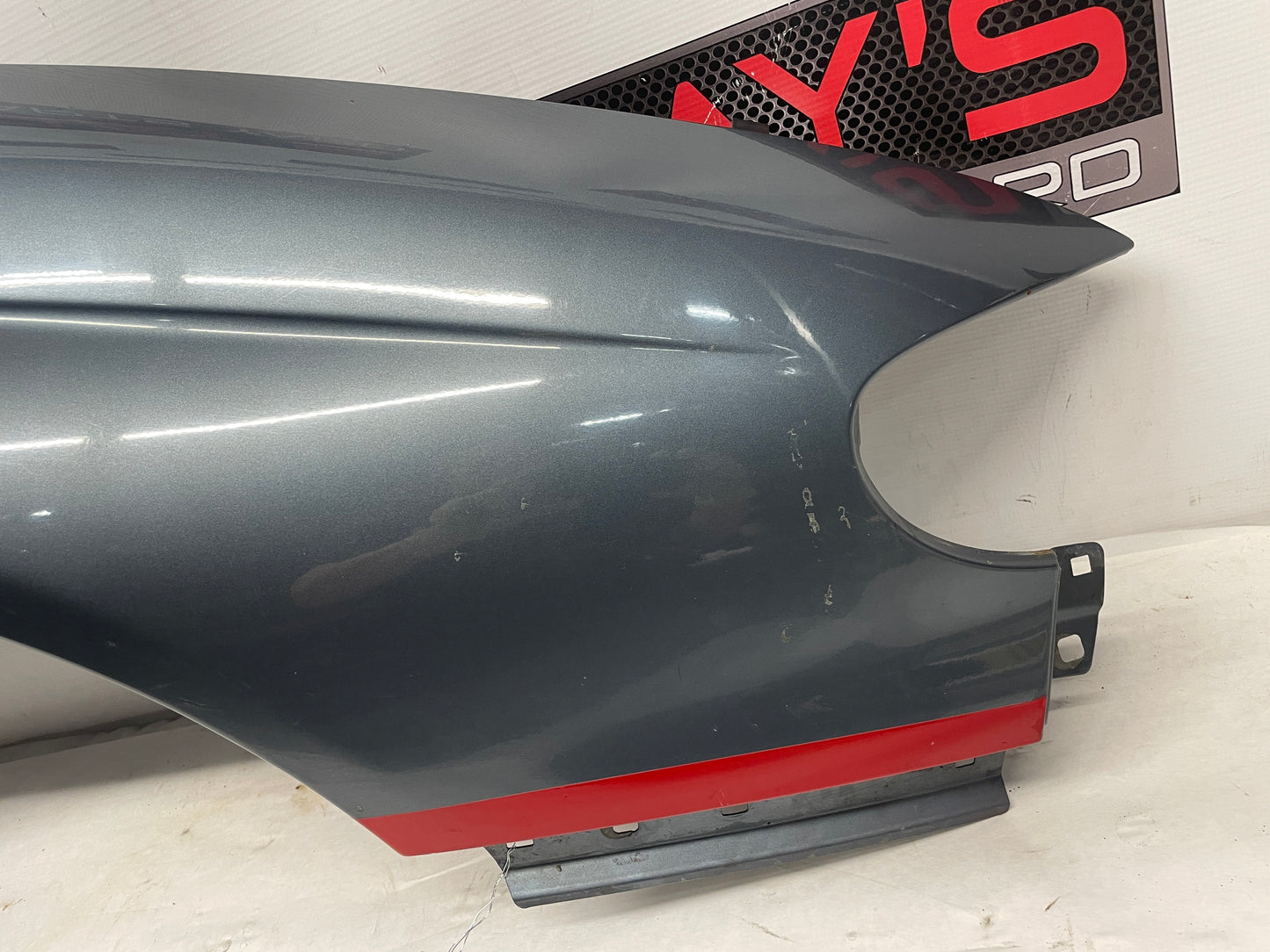 2005 Pontiac GTO RH Passenger Front Fender OEM LOCAL PICK UP - Day's Parts Yard