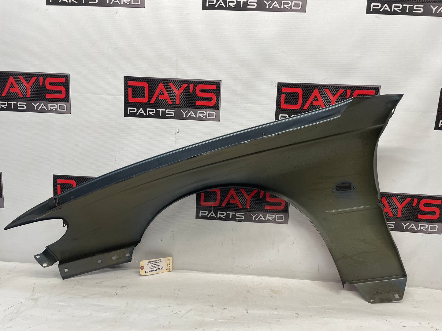 2005 Pontiac GTO RH Passenger Front Fender OEM LOCAL PICK UP - Day's Parts Yard