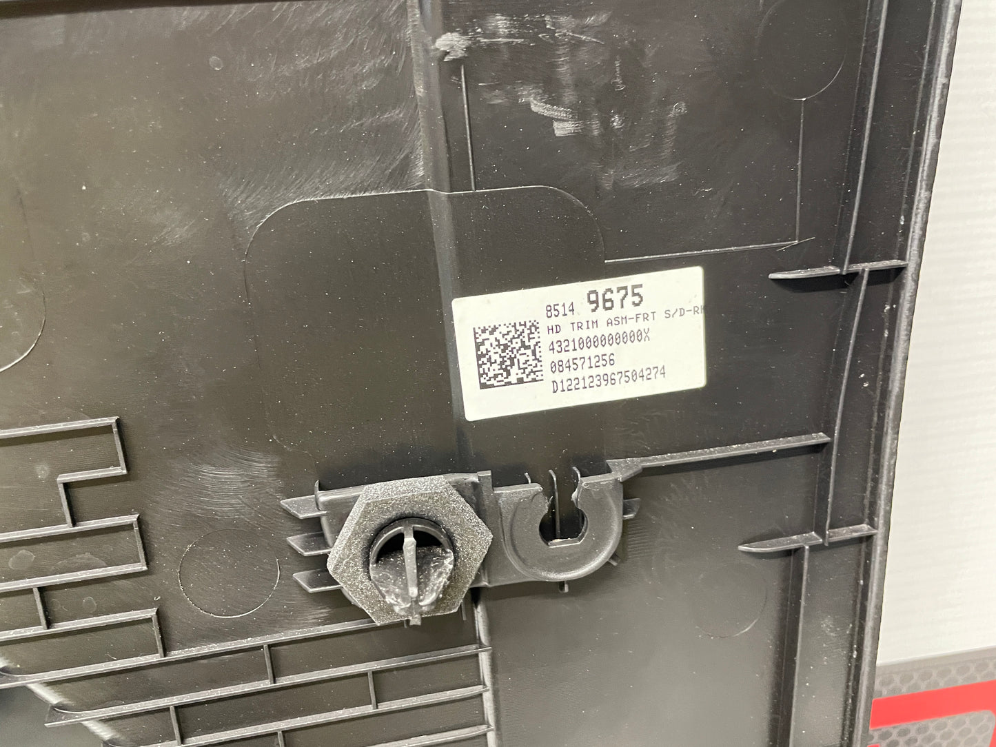 2022 GMC Sierra C2500 RH Passenger Front Interior Door Panel OEM - Day's Parts Yard