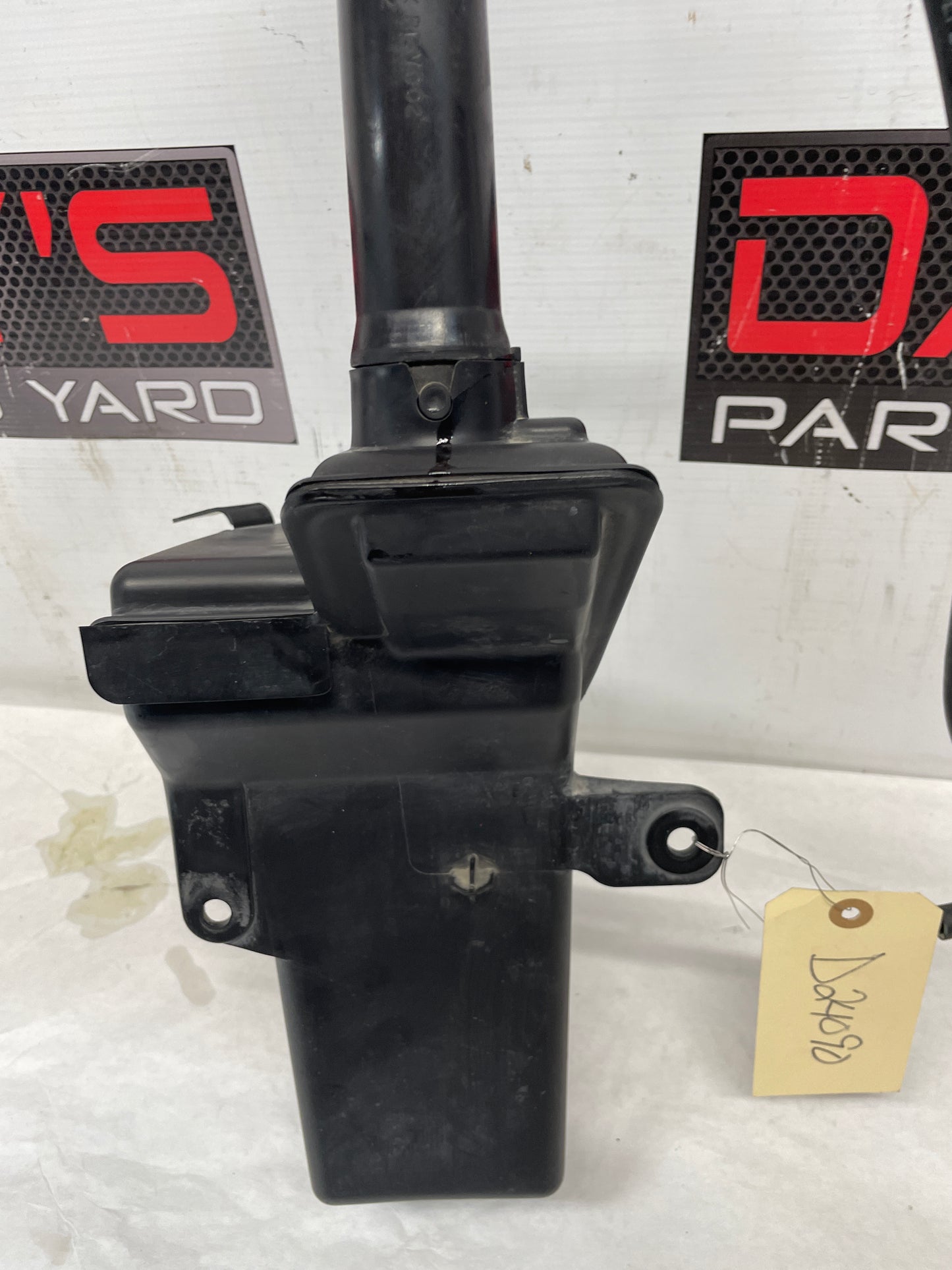 2010 Chevy Camaro SS Coolant Recovery Reservoir Overflow Bottle Tank OEM - Day's Parts Yard