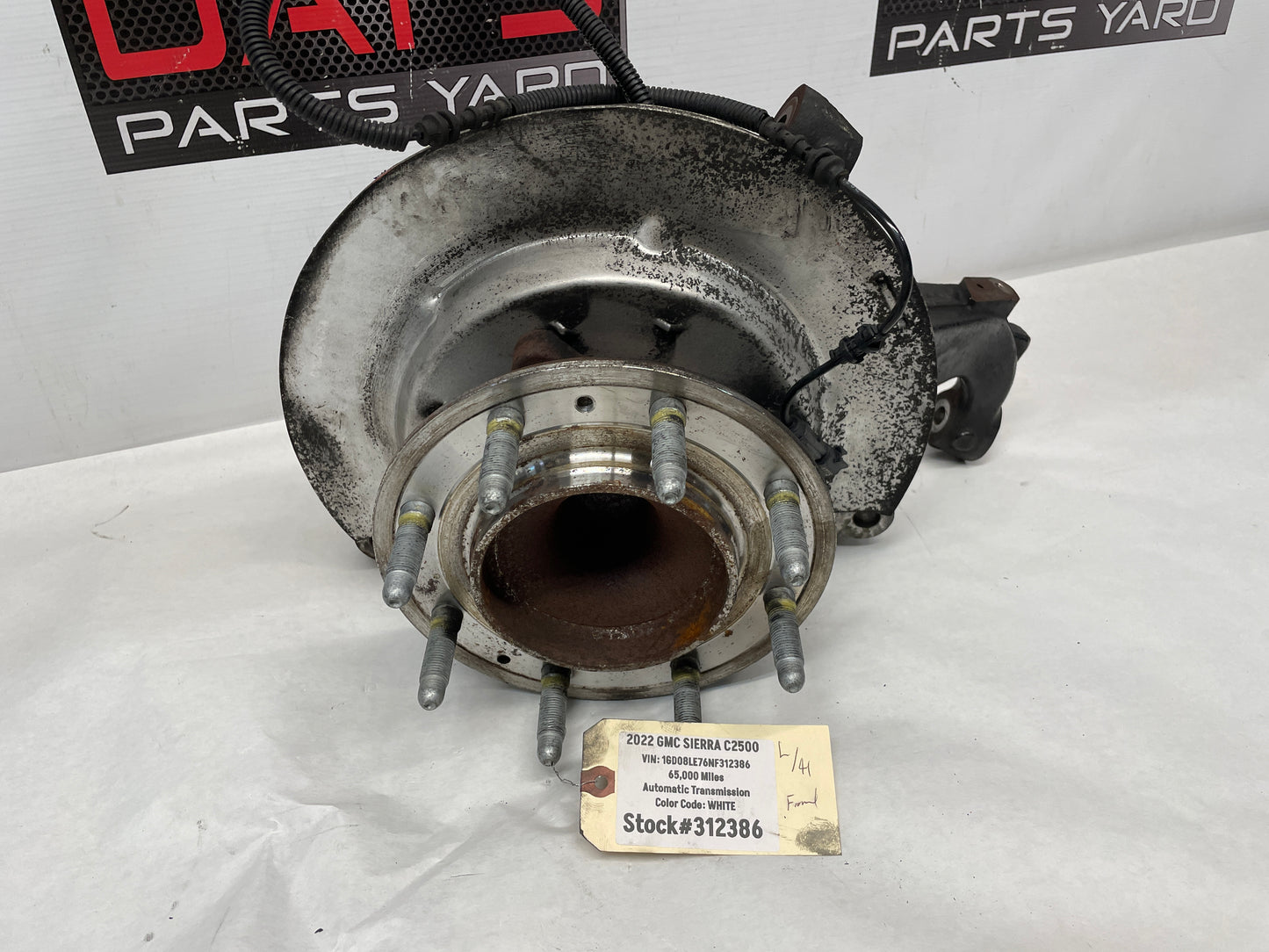 2022 GMC Sierra C2500 LH Driver Front Spindle Knuckle Hub OEM - Day's Parts Yard